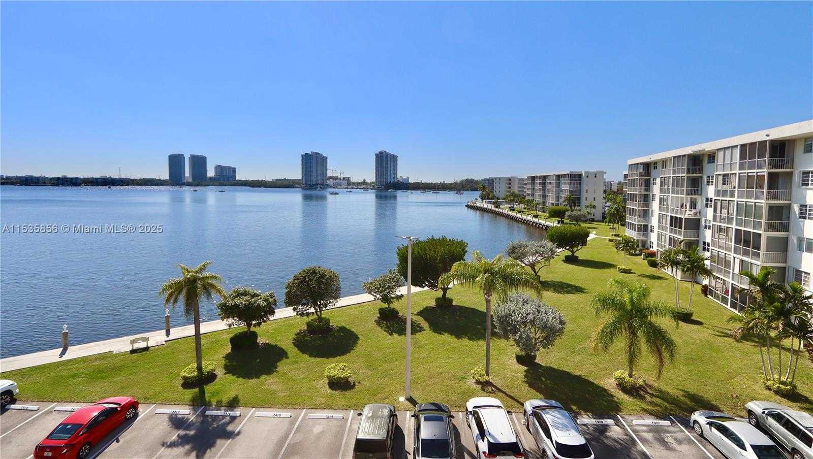 Small Image of 3030 MARCOS DR #T512, Aventura Number 34