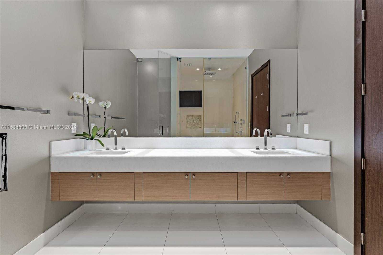 Small Image of 900 BRICKELL KEY BLVD #1002, Miami Number 34