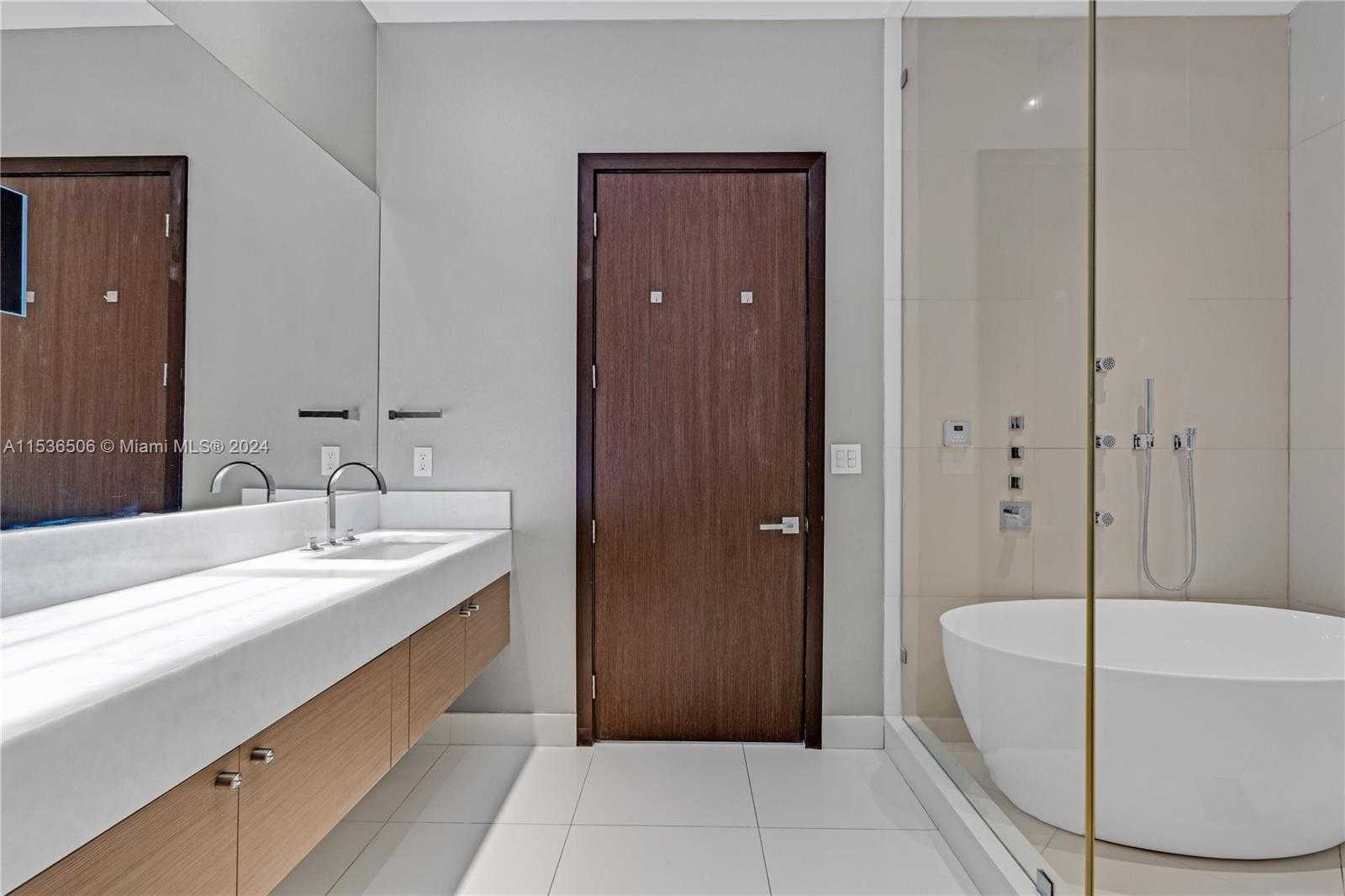 Small Image of 900 BRICKELL KEY BLVD #1002, Miami Number 35