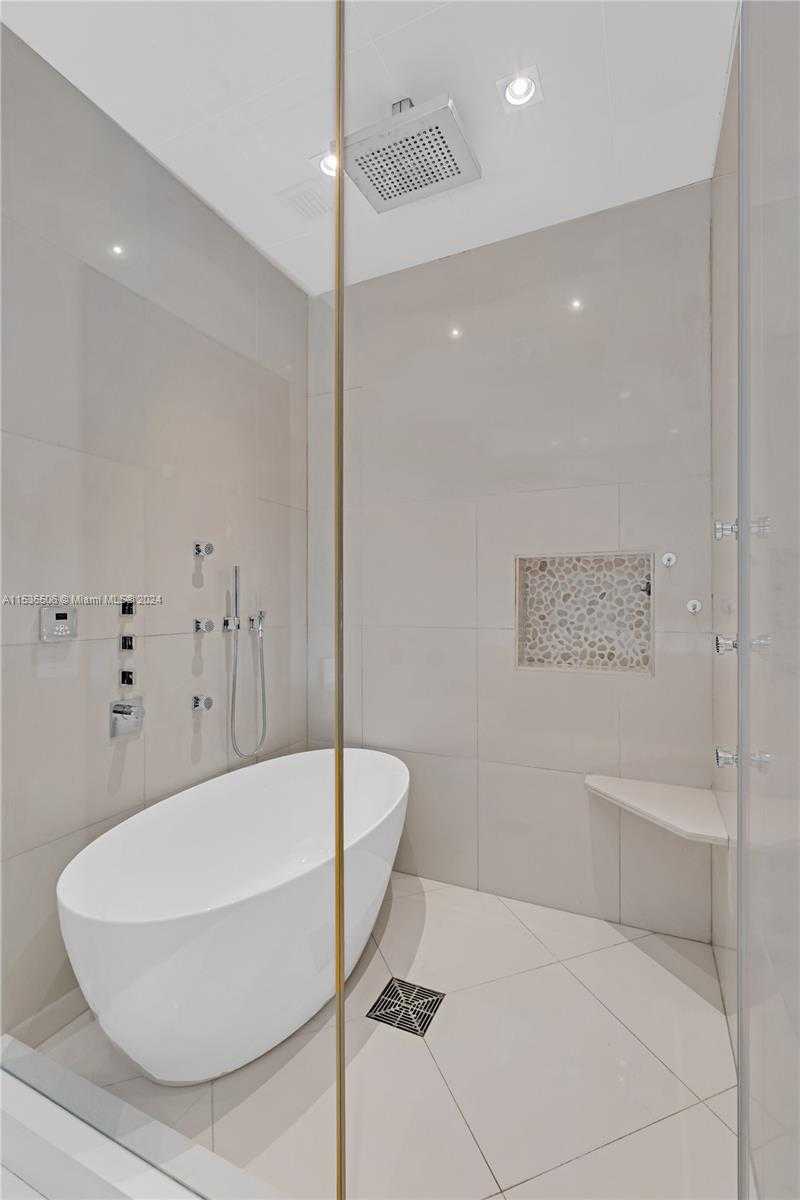 Small Image of 900 BRICKELL KEY BLVD #1002, Miami Number 36