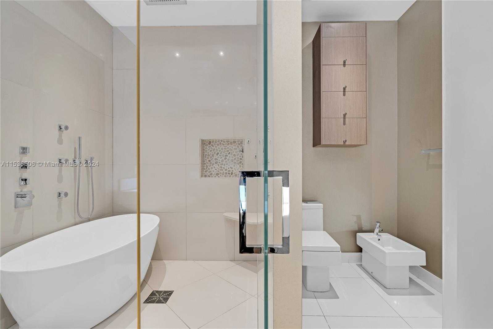 Small Image of 900 BRICKELL KEY BLVD #1002, Miami Number 37