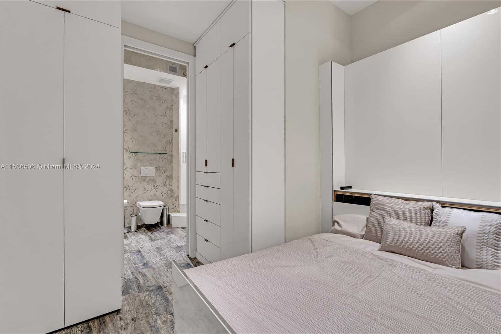 Small Image of 900 BRICKELL KEY BLVD #1002, Miami Number 69
