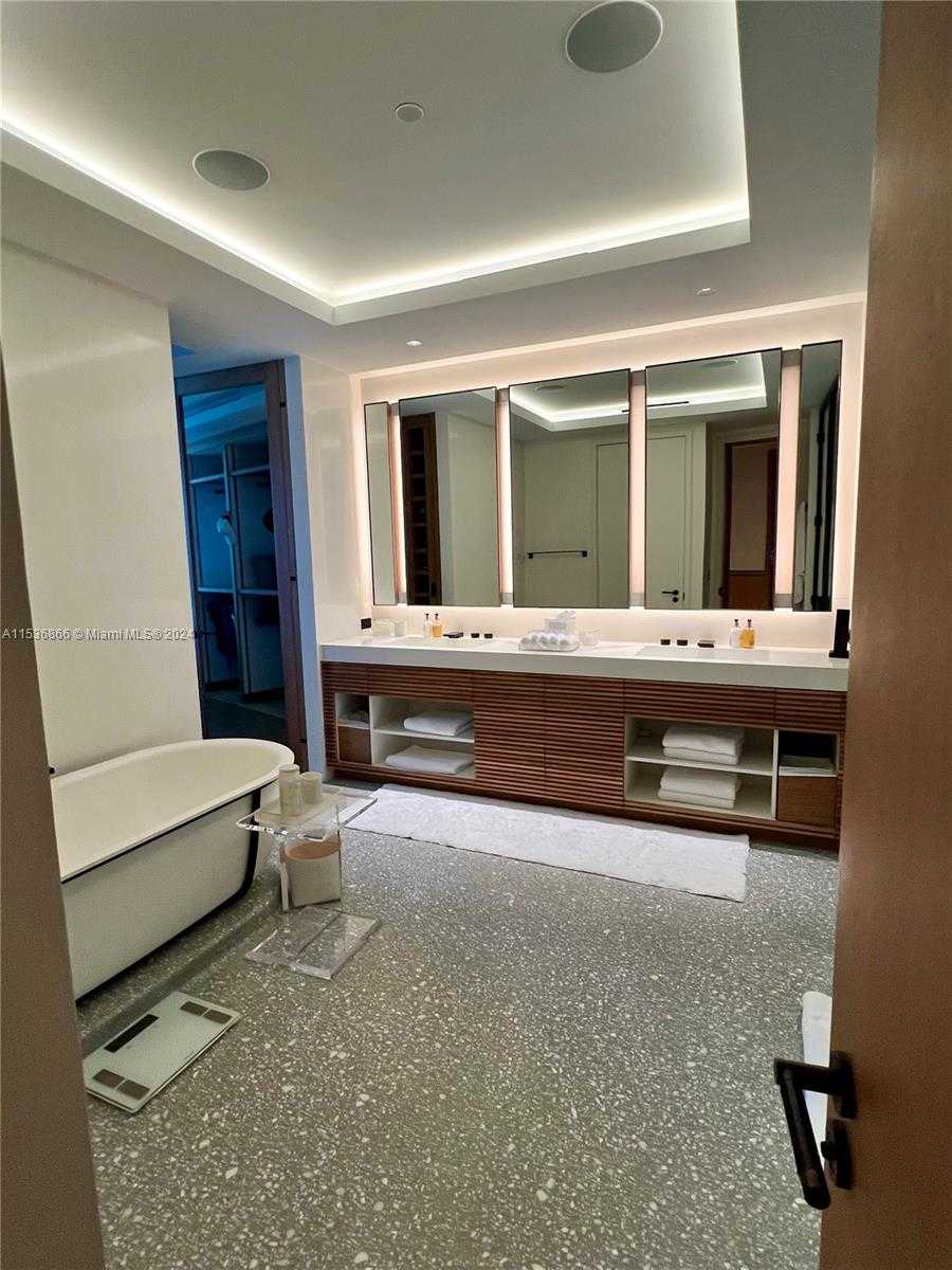 Small Image of 18555 Collins Ave, Sunny Isles Beach, FL 33160, USA Number 42