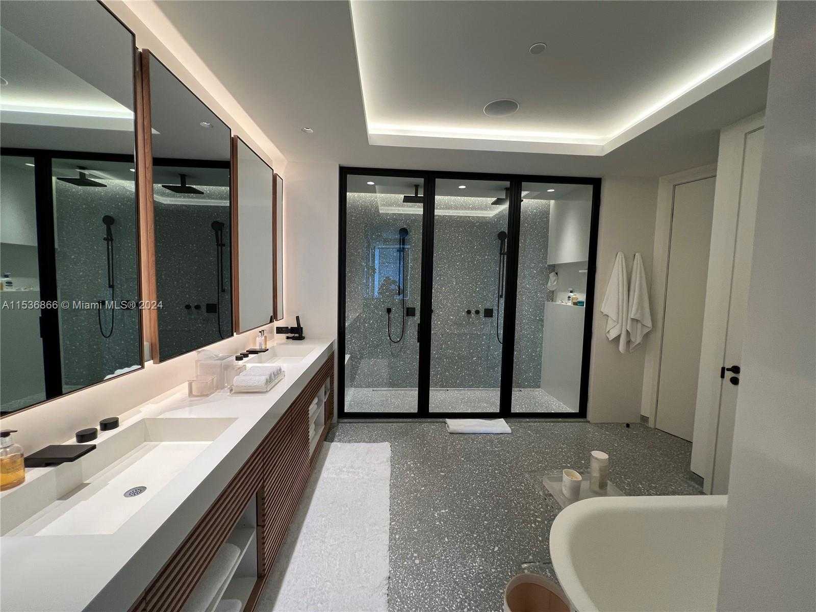 Small Image of 18555 Collins Ave, Sunny Isles Beach, FL 33160, USA Number 44