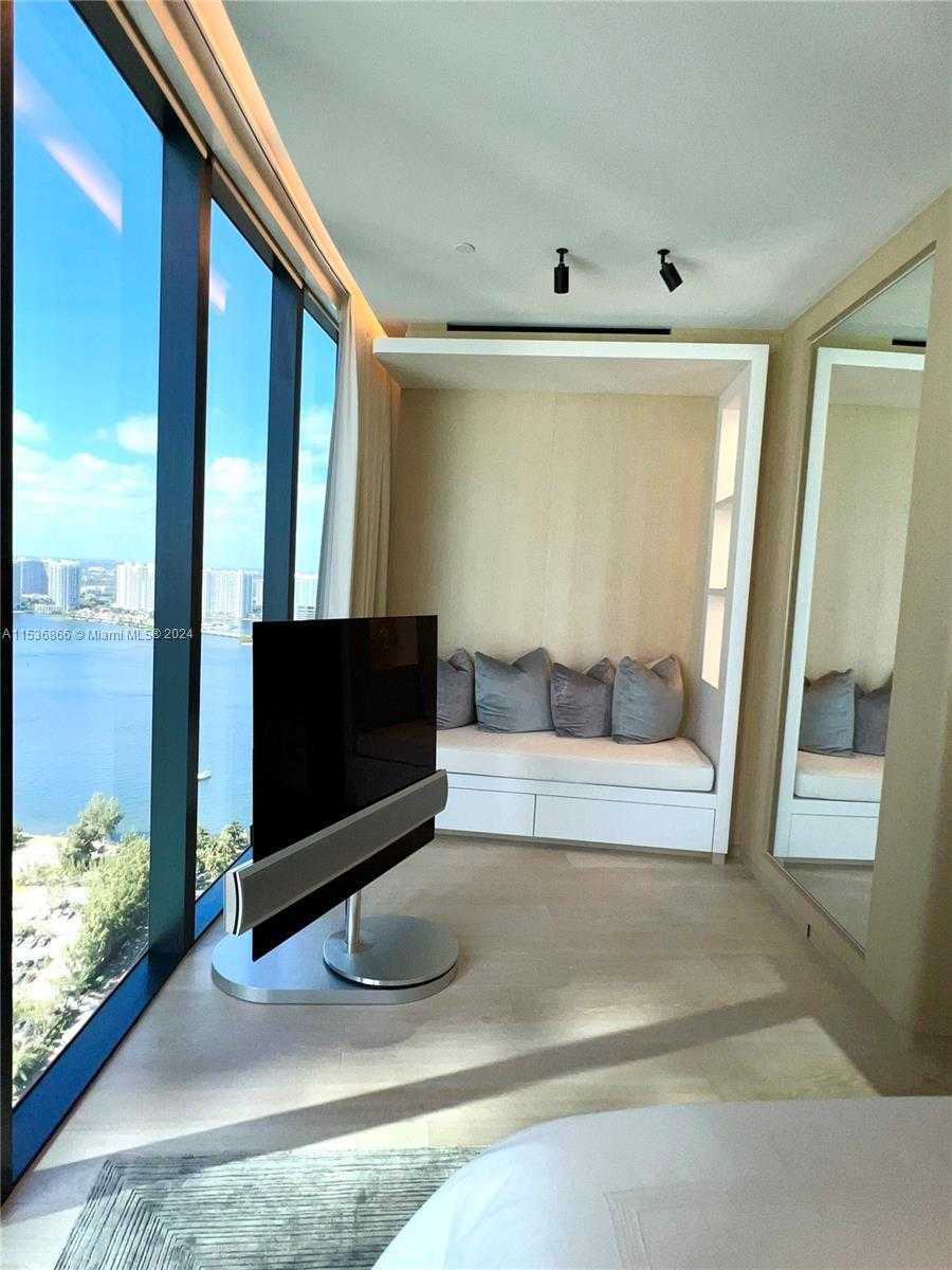 Small Image of 18555 Collins Ave, Sunny Isles Beach, FL 33160, USA Number 53