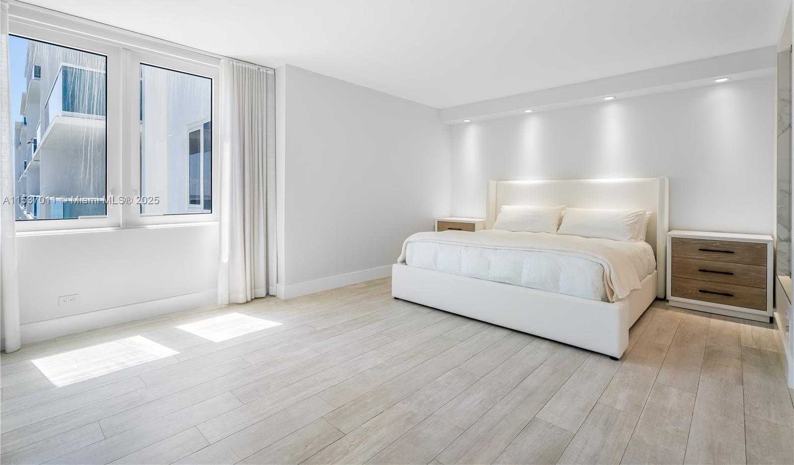 Small Image of 2301 Collins Ave, Miami Beach, FL 33139, USA Number 10