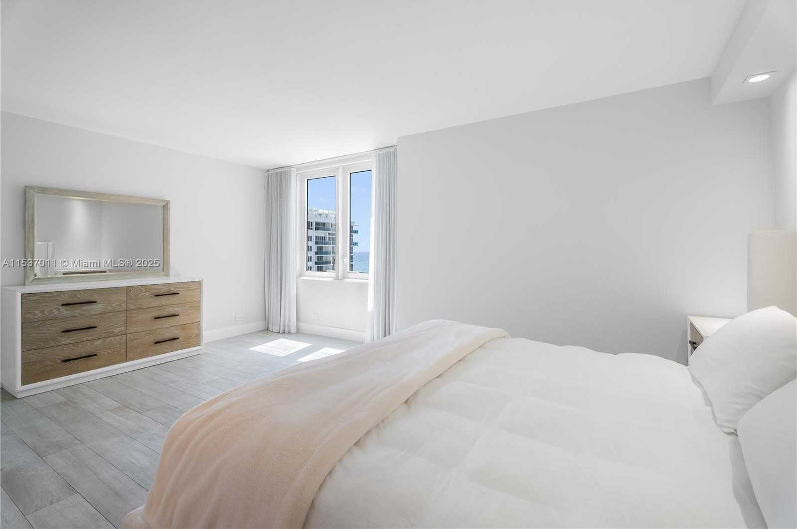 Small Image of 2301 Collins Ave, Miami Beach, FL 33139, USA Number 12