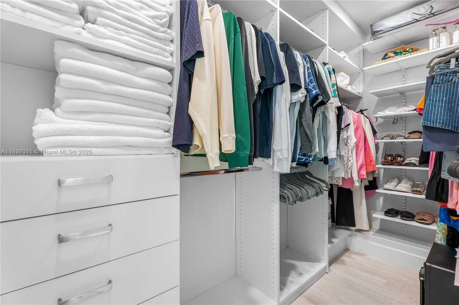 Small Image of 2301 Collins Ave, Miami Beach, FL 33139, USA Number 15