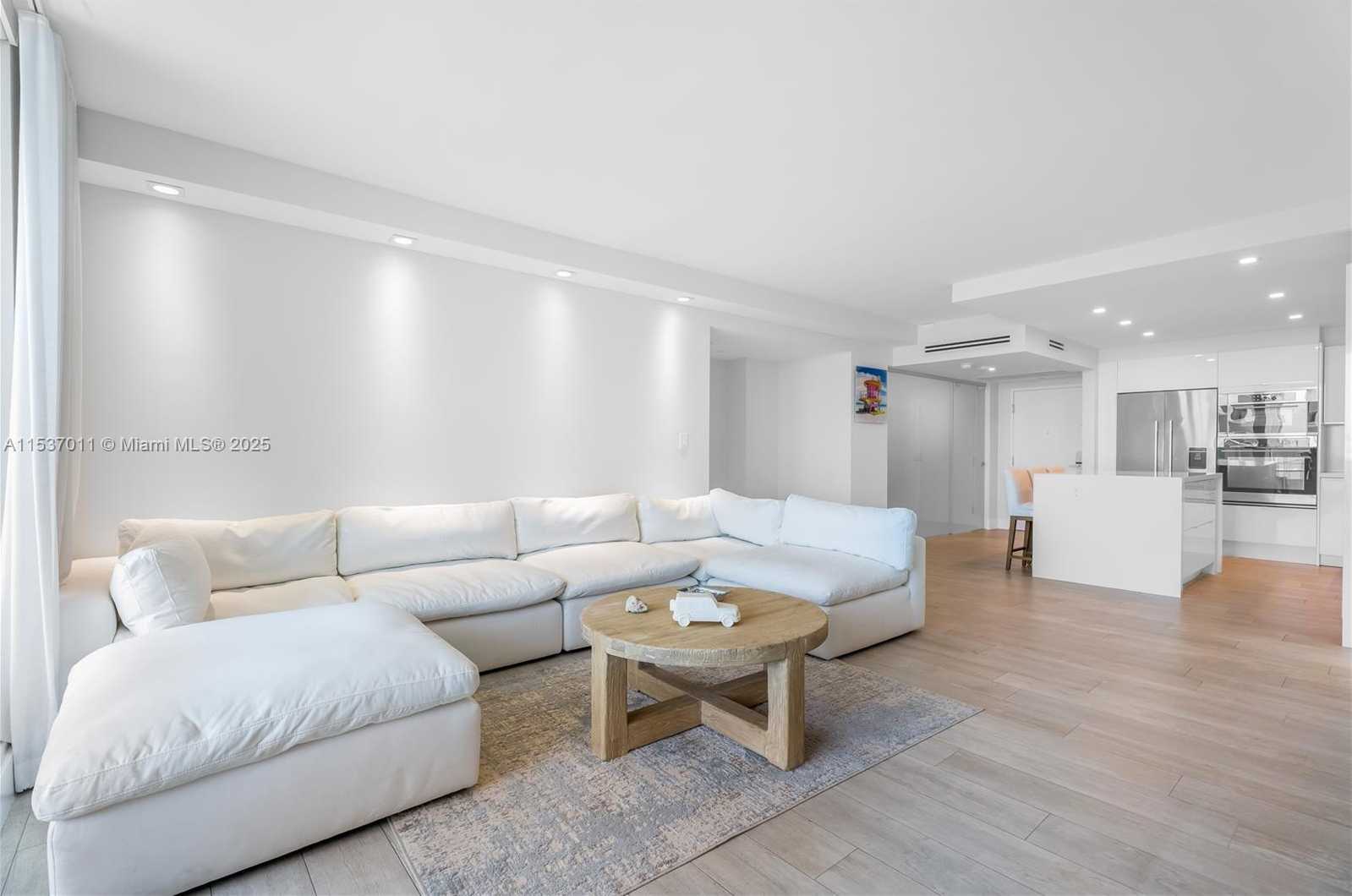 Small Image of 2301 Collins Ave, Miami Beach, FL 33139, USA Number 7
