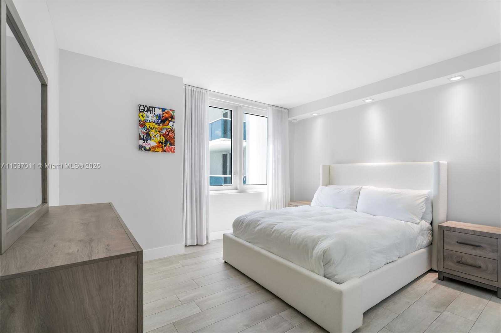 Small Image of 2301 Collins Ave, Miami Beach, FL 33139, USA Number 8