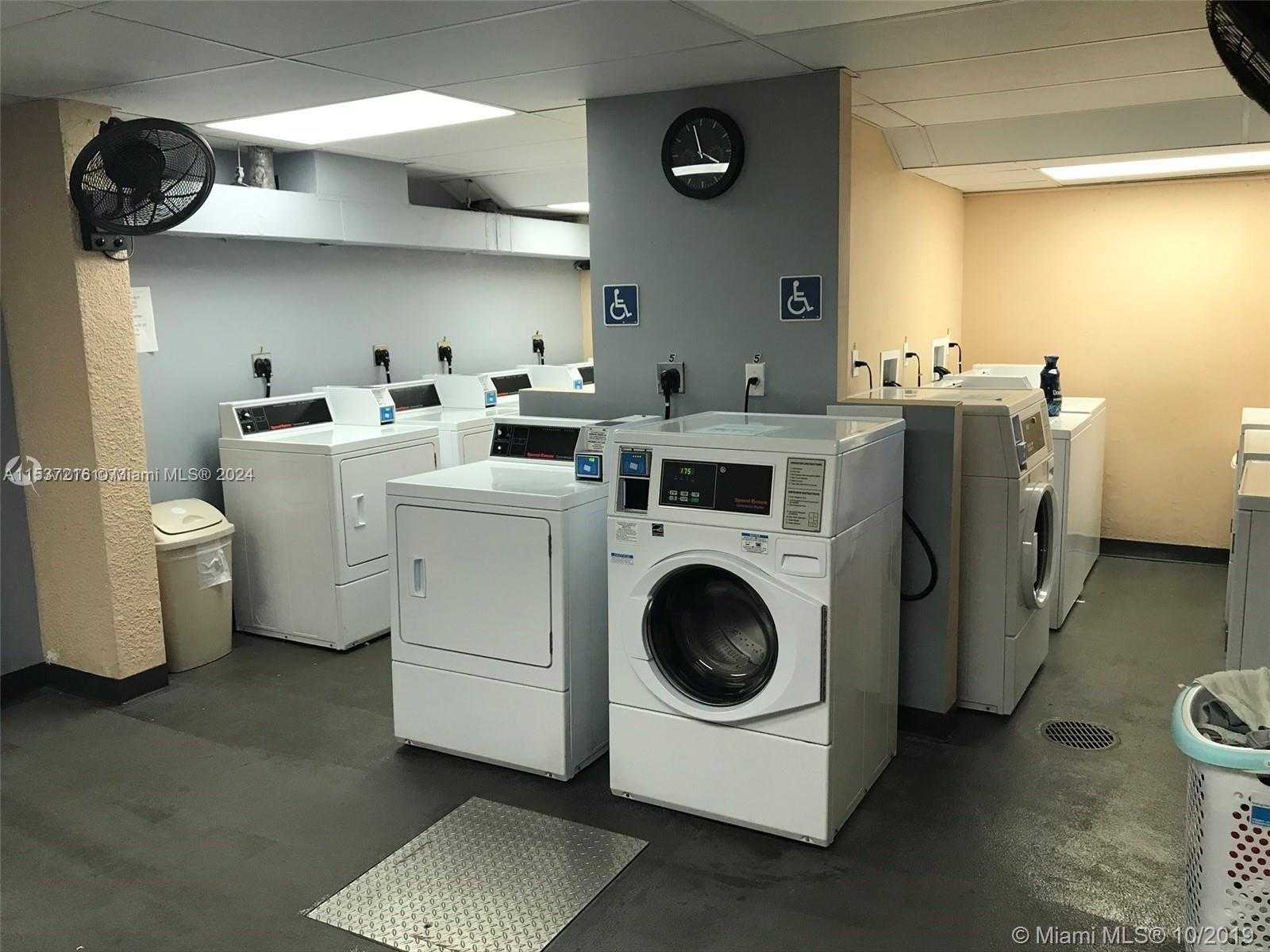 Small Image of 121 GOLDEN ISLES DR #407, Hallandale Beach Number 30