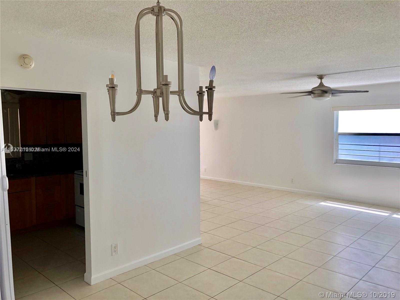 Small Image of 121 GOLDEN ISLES DR #407, Hallandale Beach Number 6