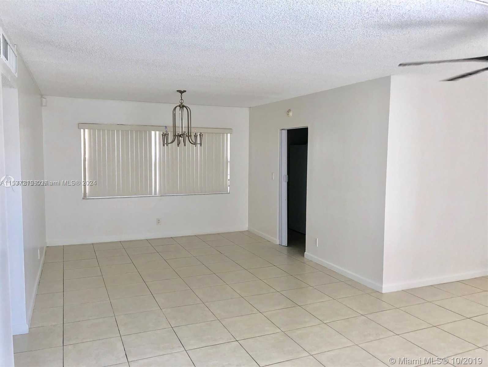 Small Image of 121 GOLDEN ISLES DR #407, Hallandale Beach Number 7