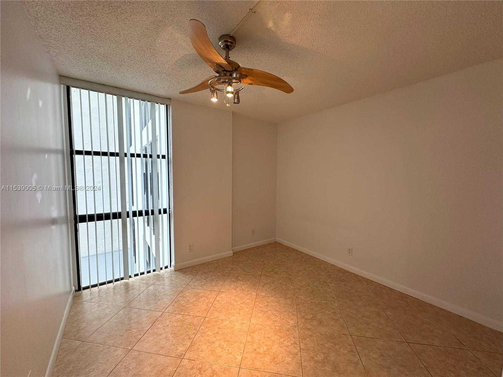 Small Image of 17021 NORTH BAY RD #320-4, Sunny Isles Beach Number 16