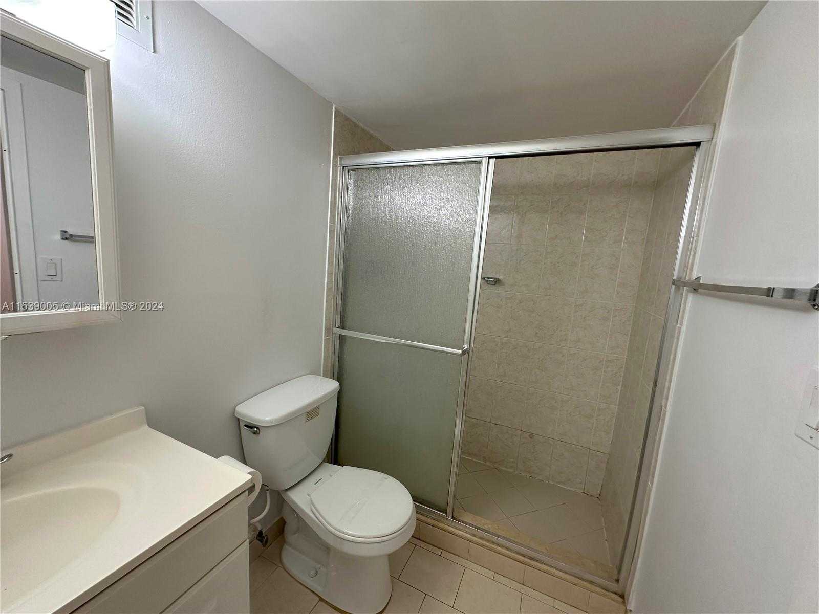 Small Image of 17021 NORTH BAY RD #320-4, Sunny Isles Beach Number 19