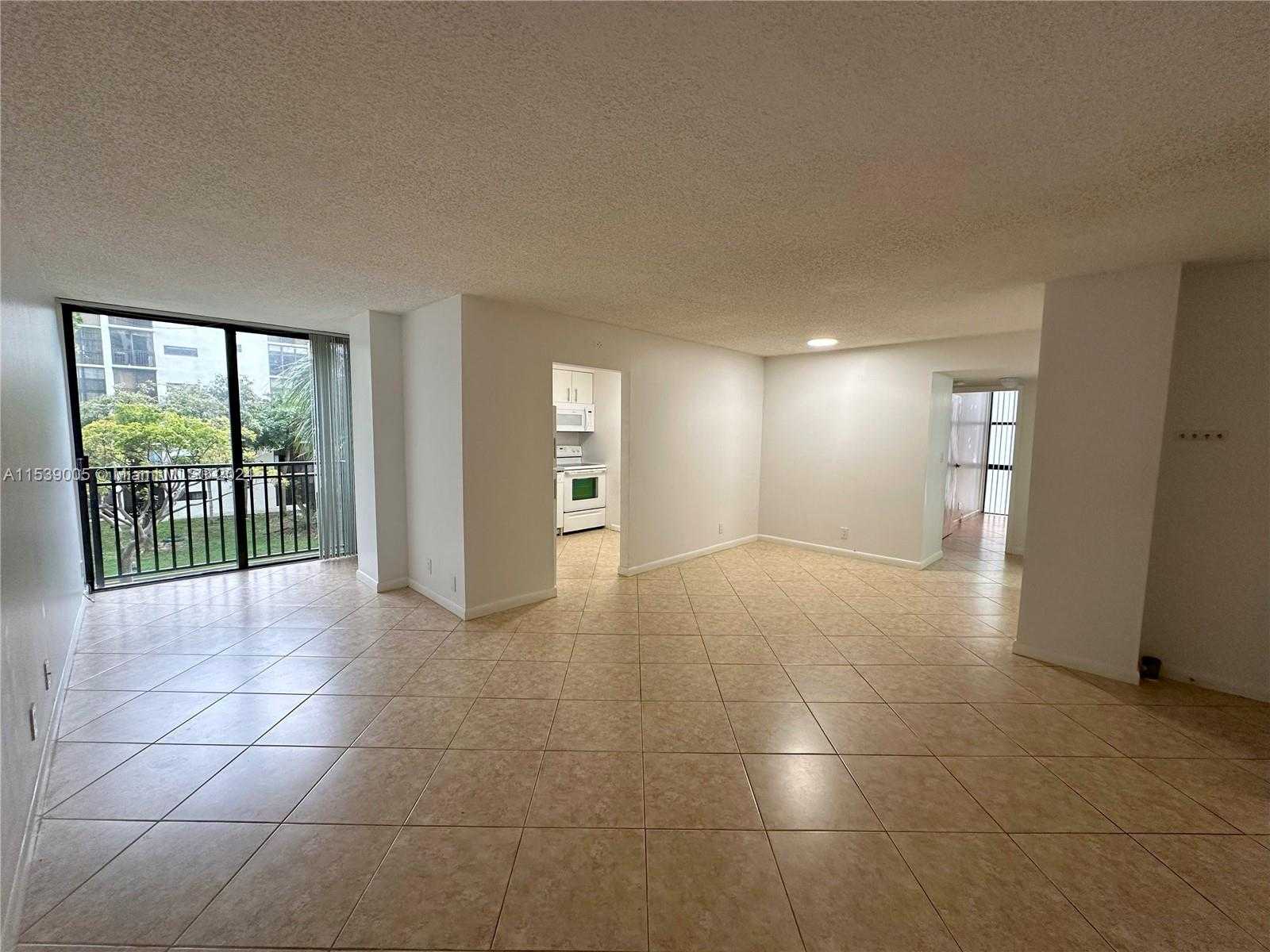 Small Image of 17021 NORTH BAY RD #320-4, Sunny Isles Beach Number 4