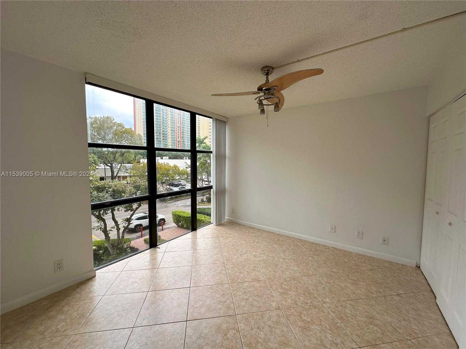 Small Image of 17021 NORTH BAY RD #320-4, Sunny Isles Beach Number 8