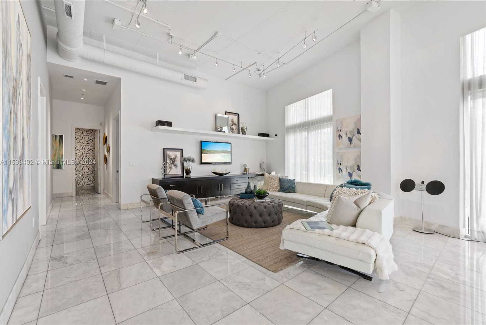 Small Image of 2001 MERIDIAN AVE #101, Miami Beach Number 10