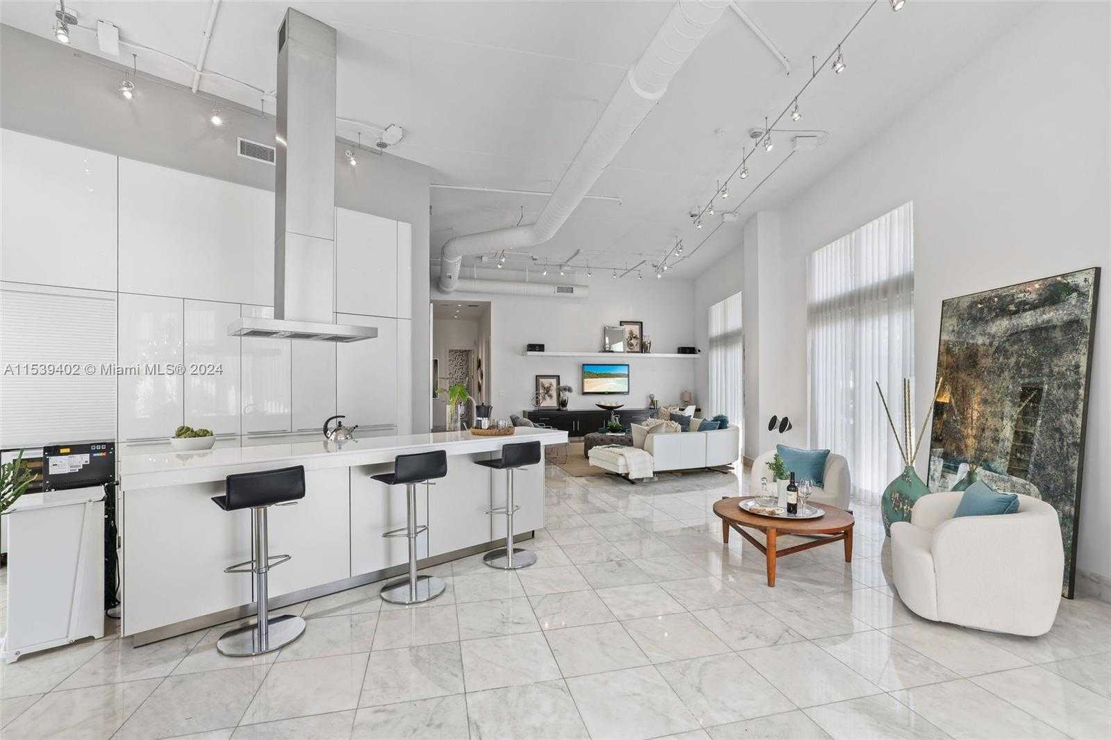 Small Image of 2001 MERIDIAN AVE #101, Miami Beach Number 11