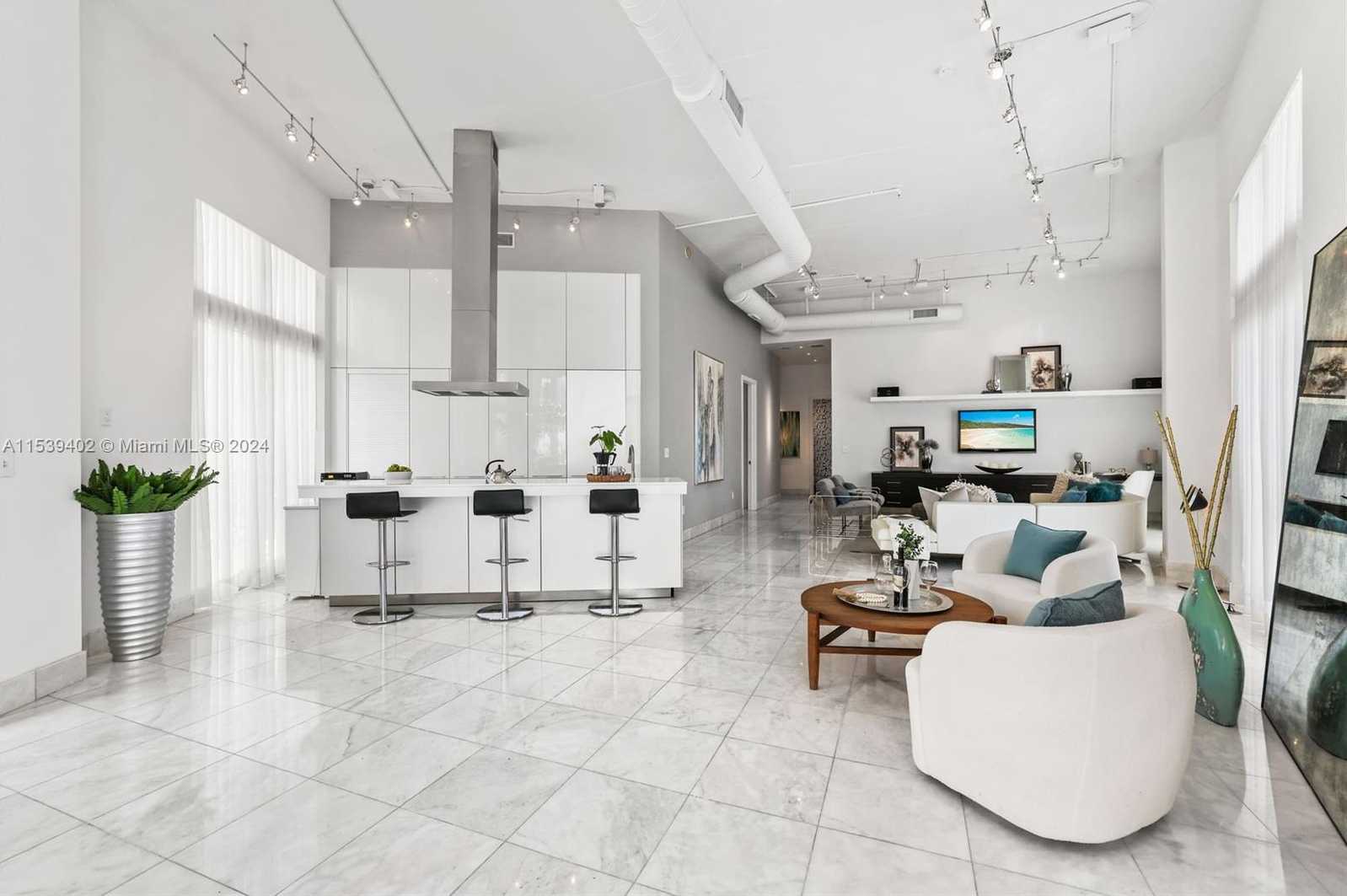Small Image of 2001 MERIDIAN AVE #101, Miami Beach Number 12