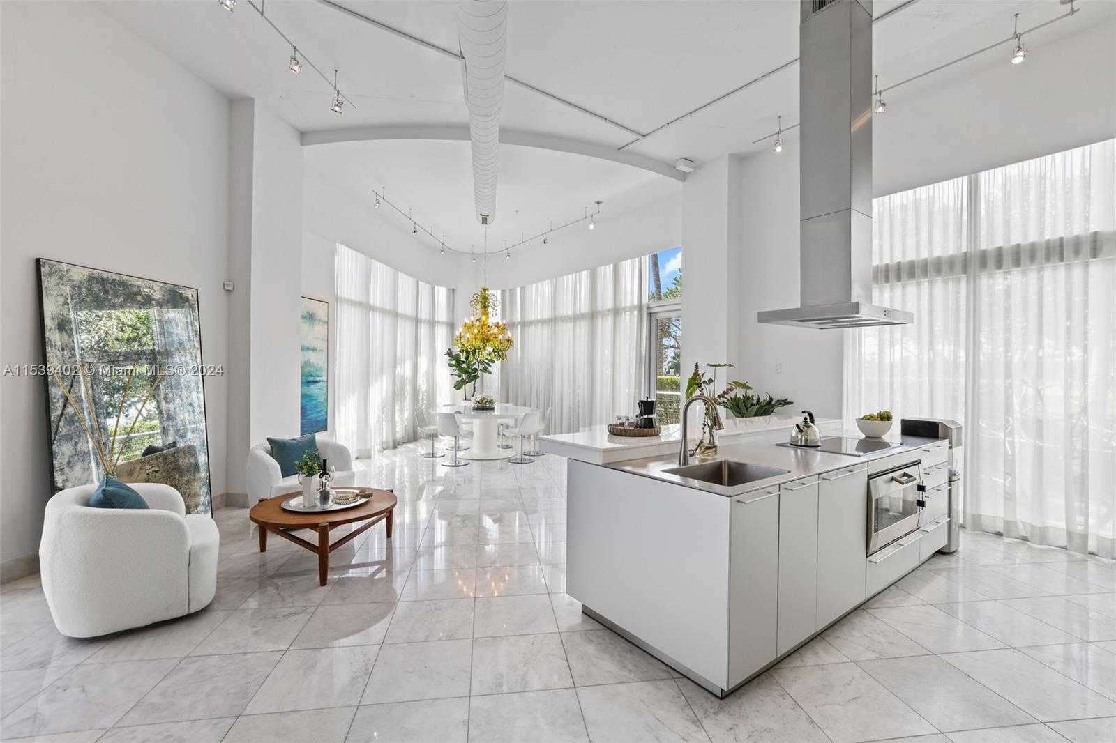 Small Image of 2001 MERIDIAN AVE #101, Miami Beach Number 15