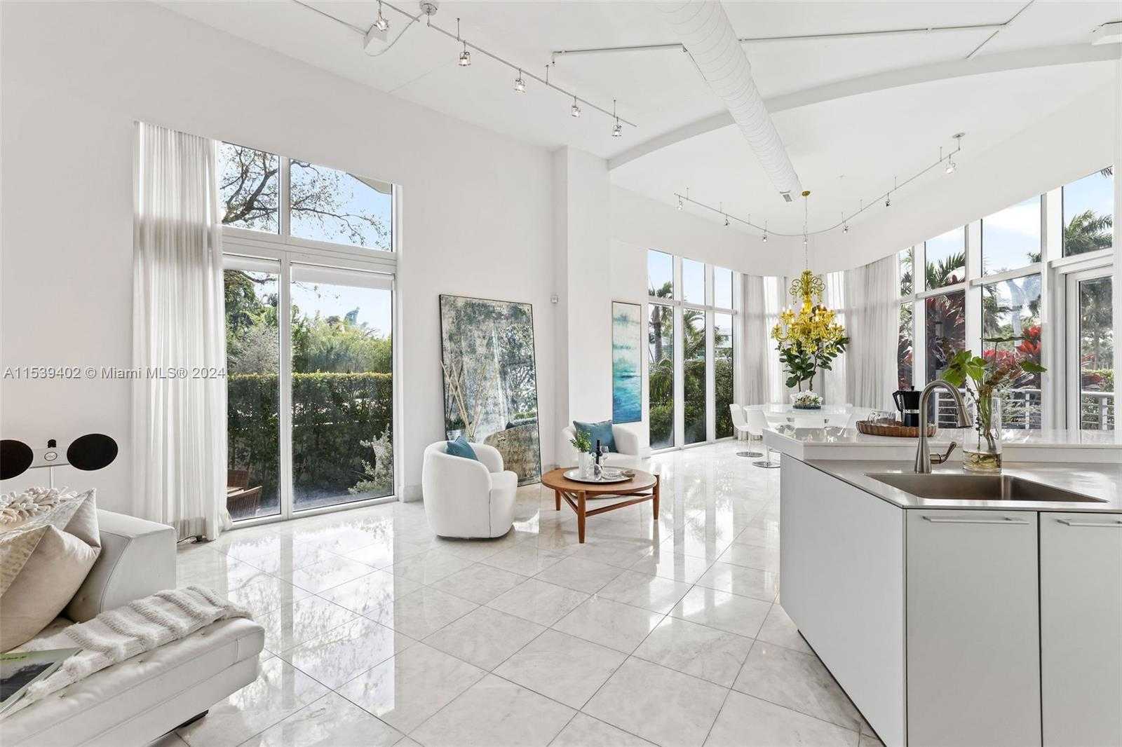 Small Image of 2001 MERIDIAN AVE #101, Miami Beach Number 17
