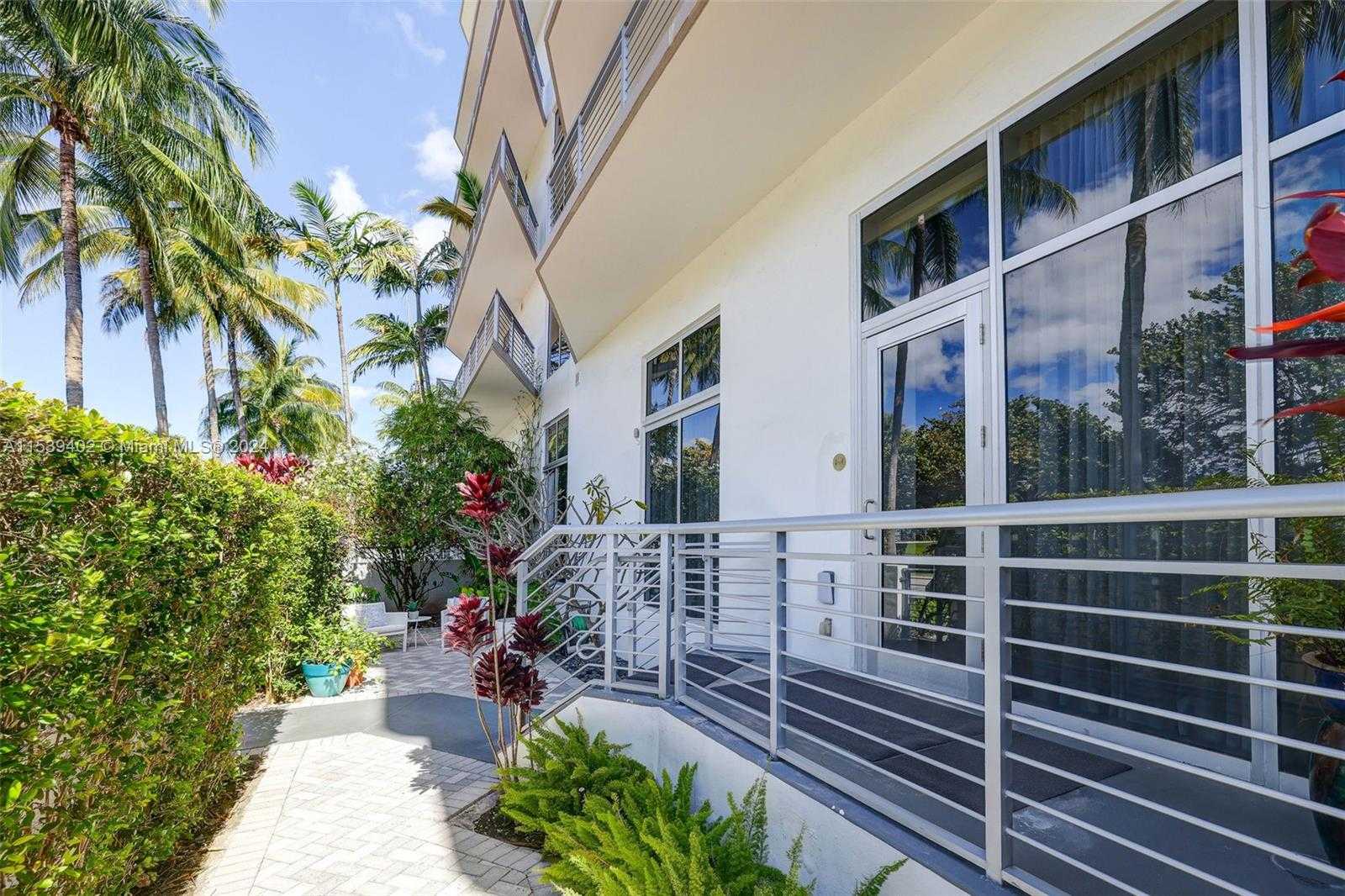 Small Image of 2001 MERIDIAN AVE #101, Miami Beach Number 2