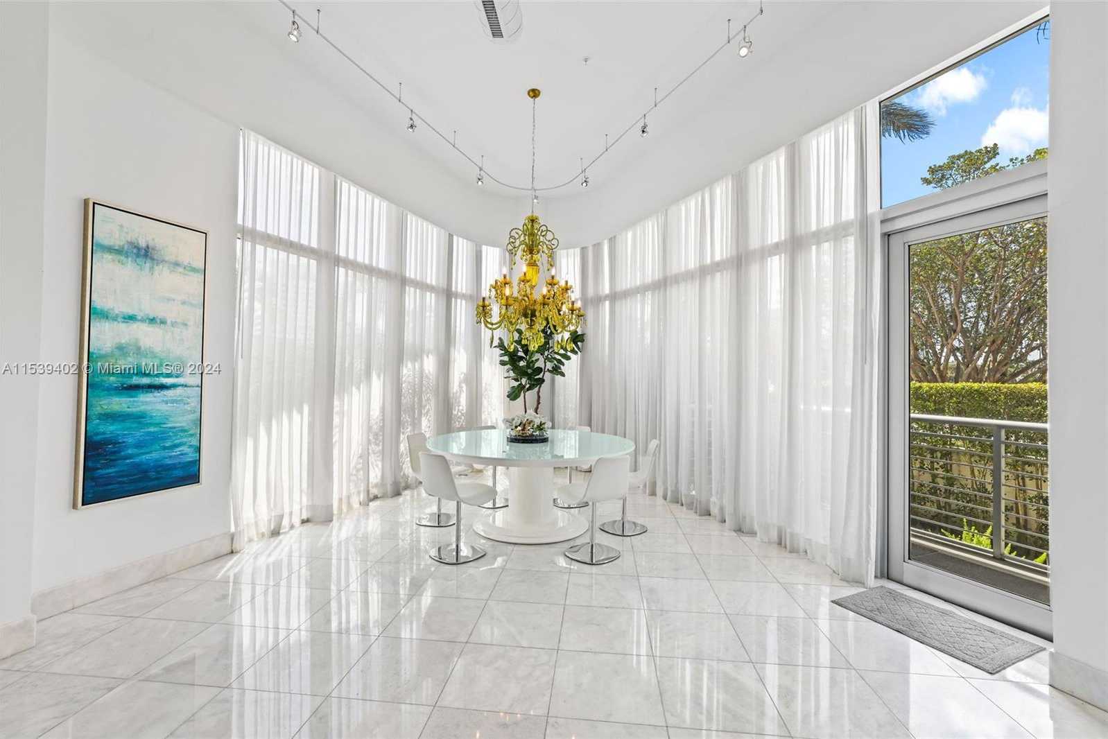 Small Image of 2001 MERIDIAN AVE #101, Miami Beach Number 20