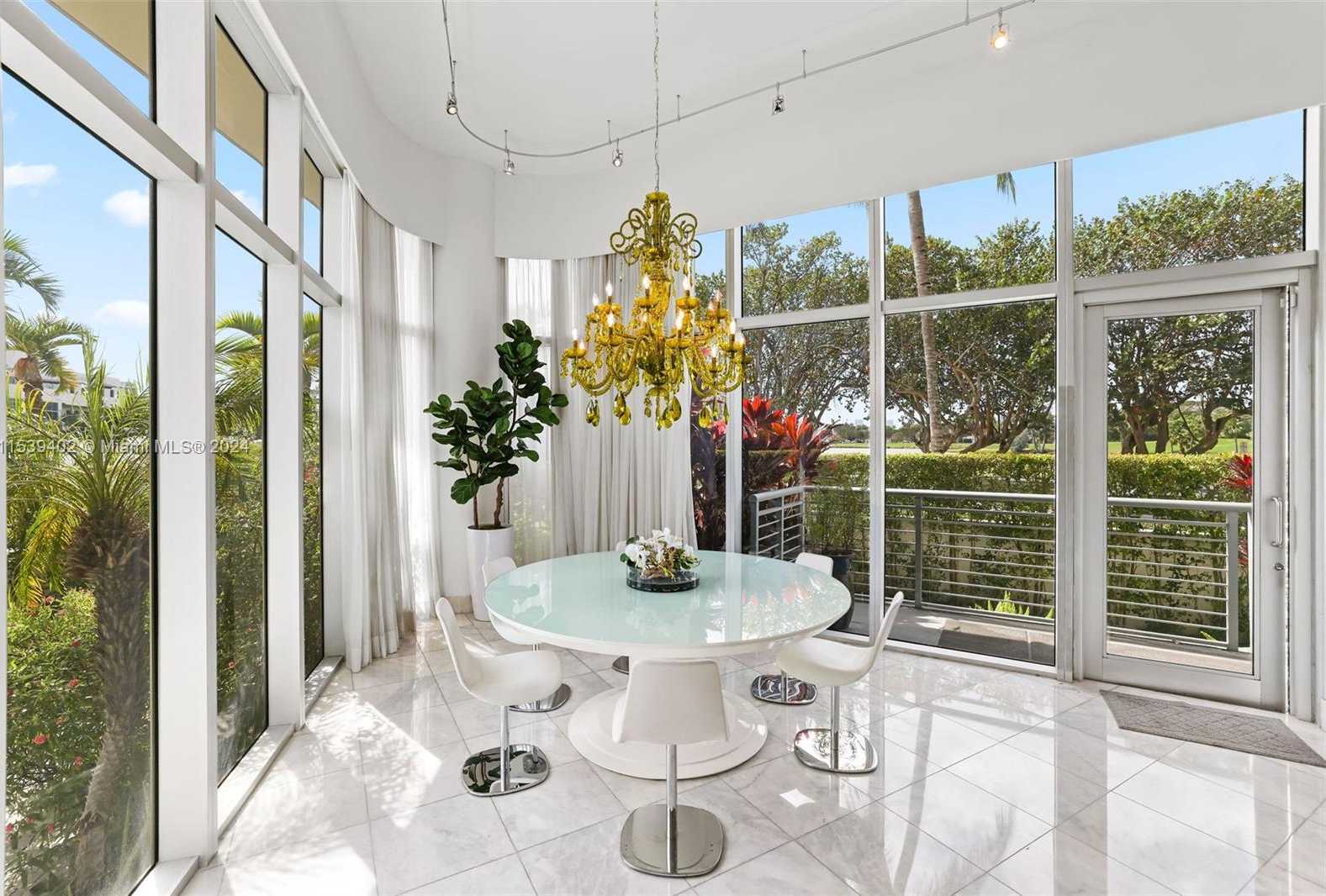 Small Image of 2001 MERIDIAN AVE #101, Miami Beach Number 21