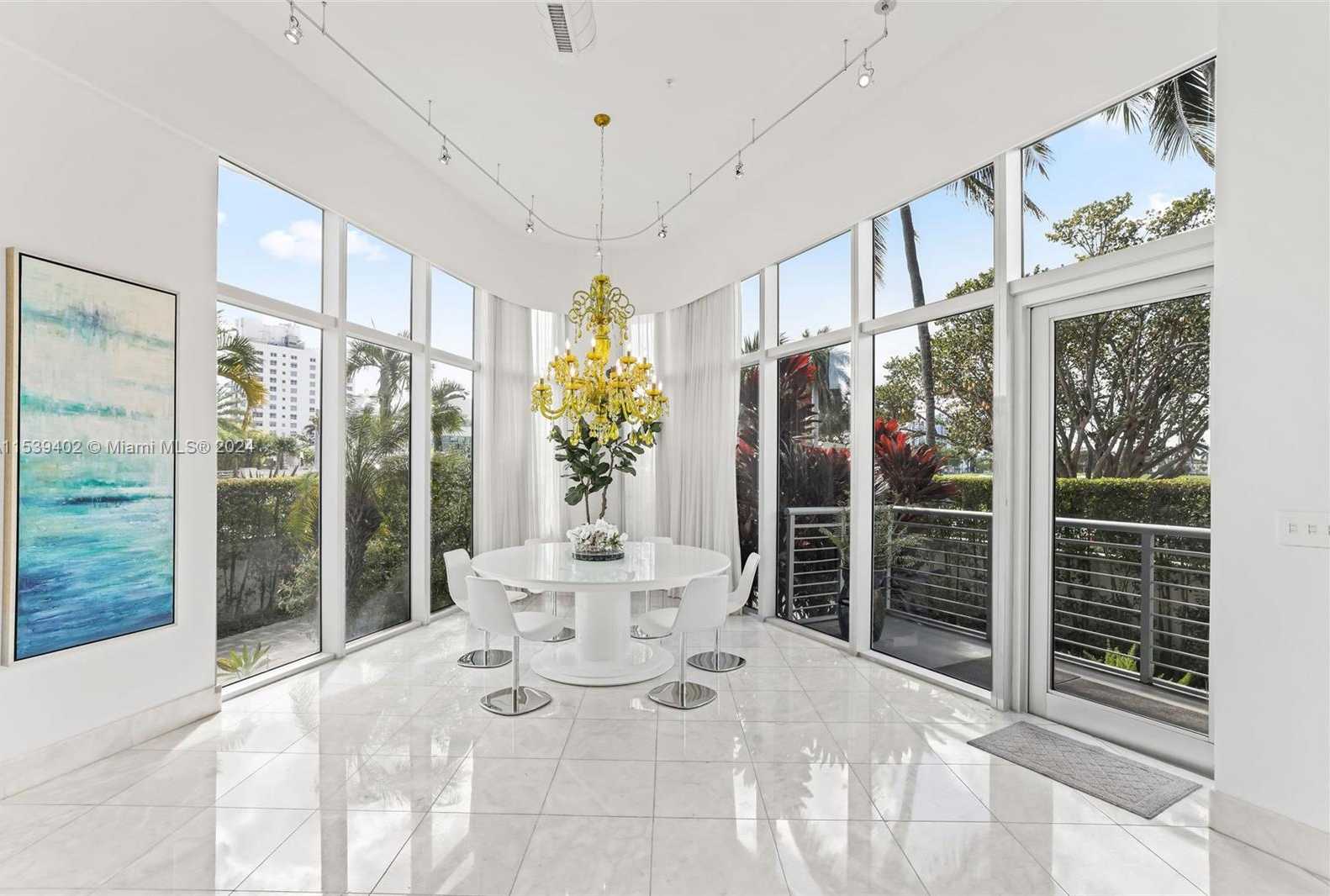 Small Image of 2001 MERIDIAN AVE #101, Miami Beach Number 22