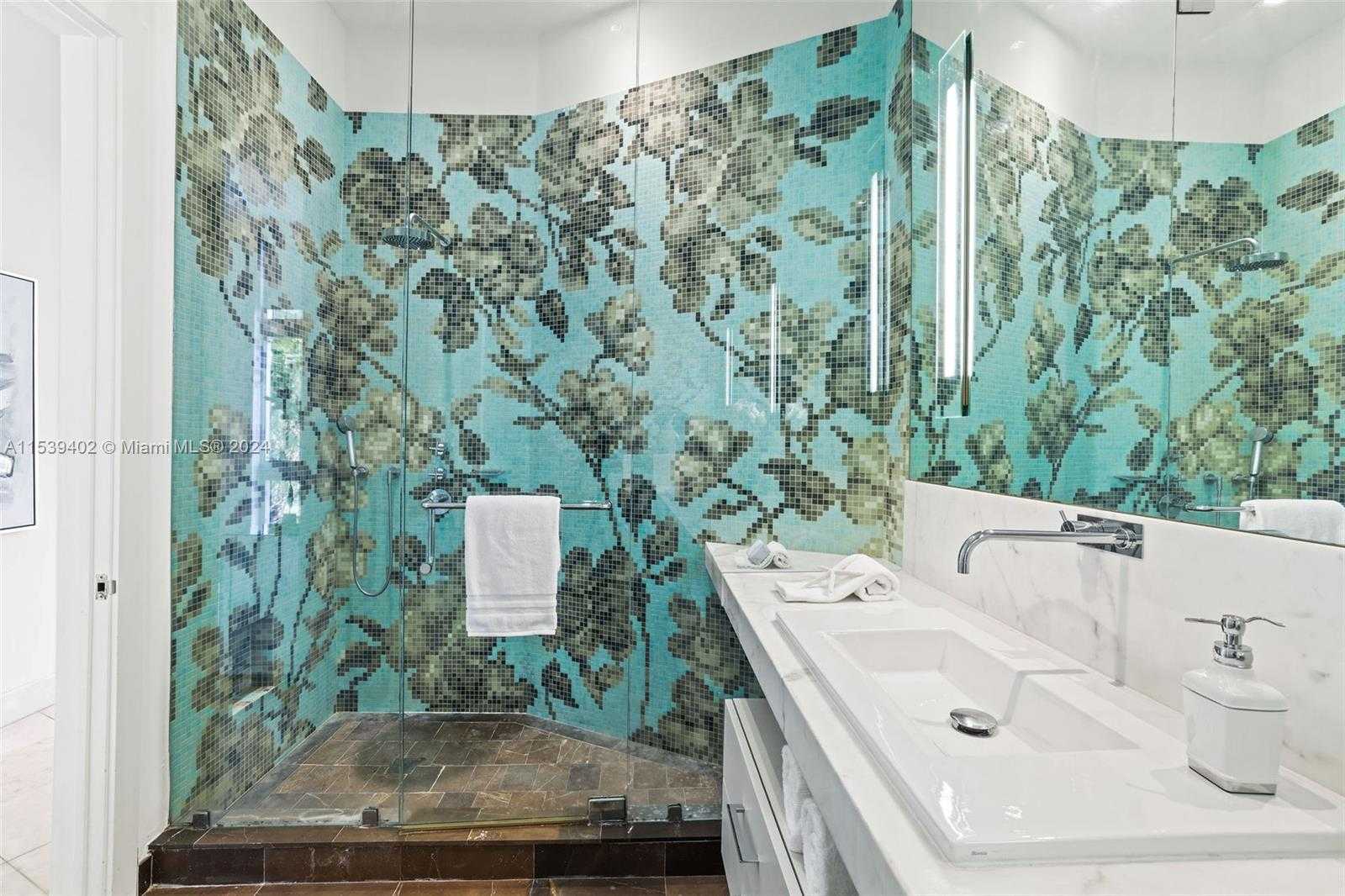 Small Image of 2001 MERIDIAN AVE #101, Miami Beach Number 30