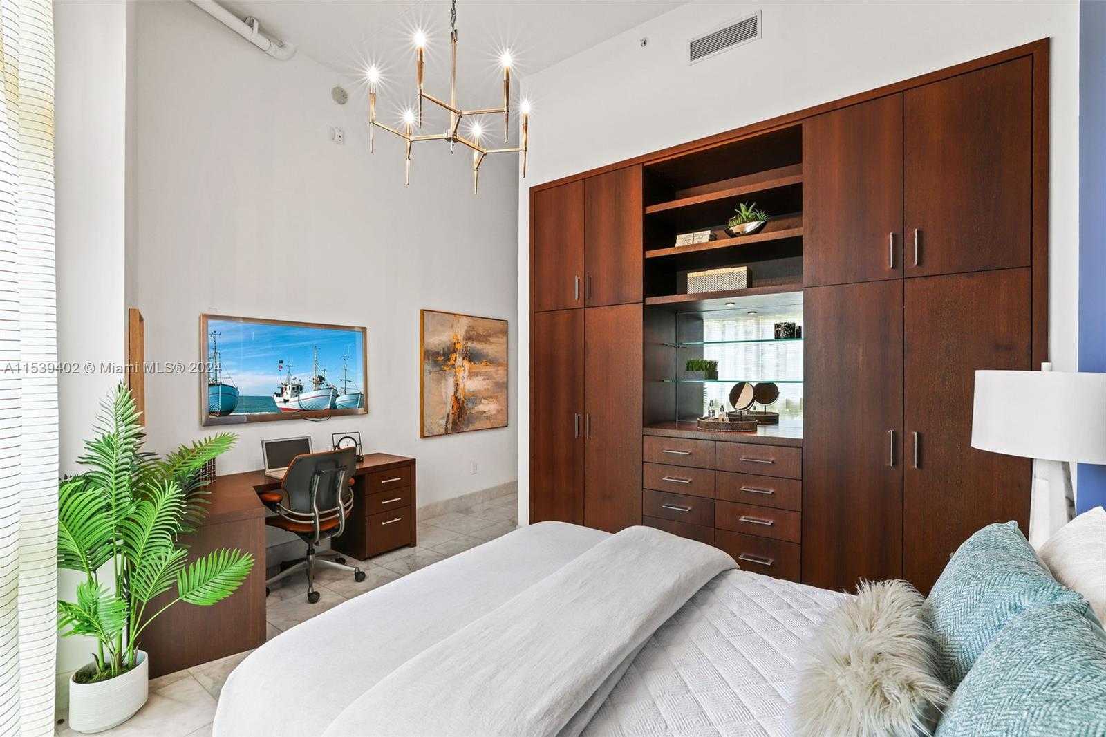Small Image of 2001 MERIDIAN AVE #101, Miami Beach Number 33