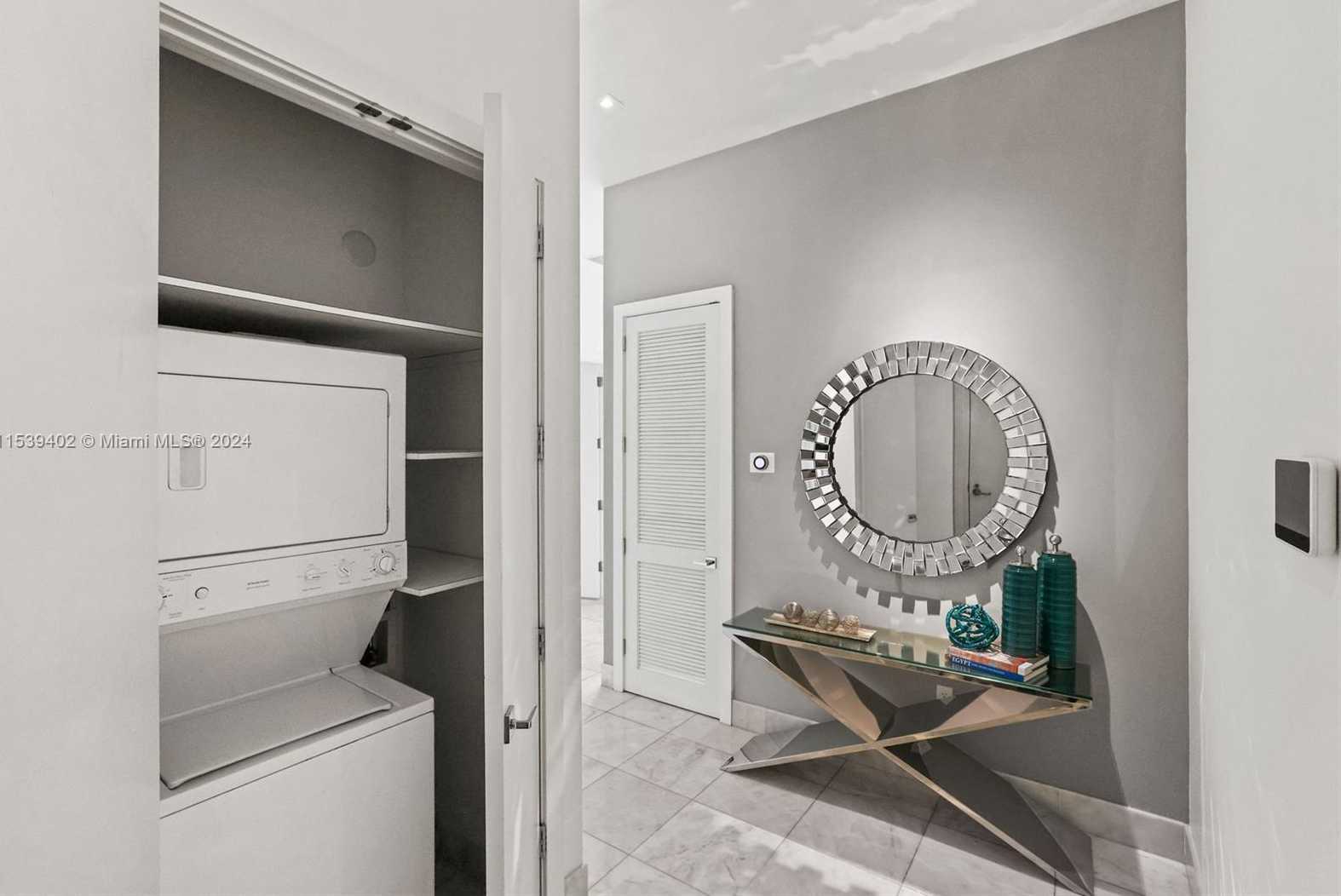 Small Image of 2001 MERIDIAN AVE #101, Miami Beach Number 37
