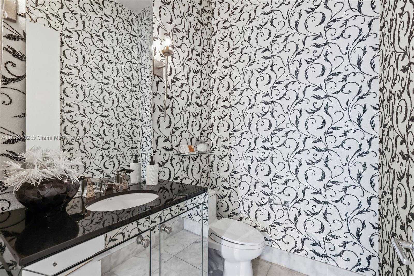 Small Image of 2001 MERIDIAN AVE #101, Miami Beach Number 38