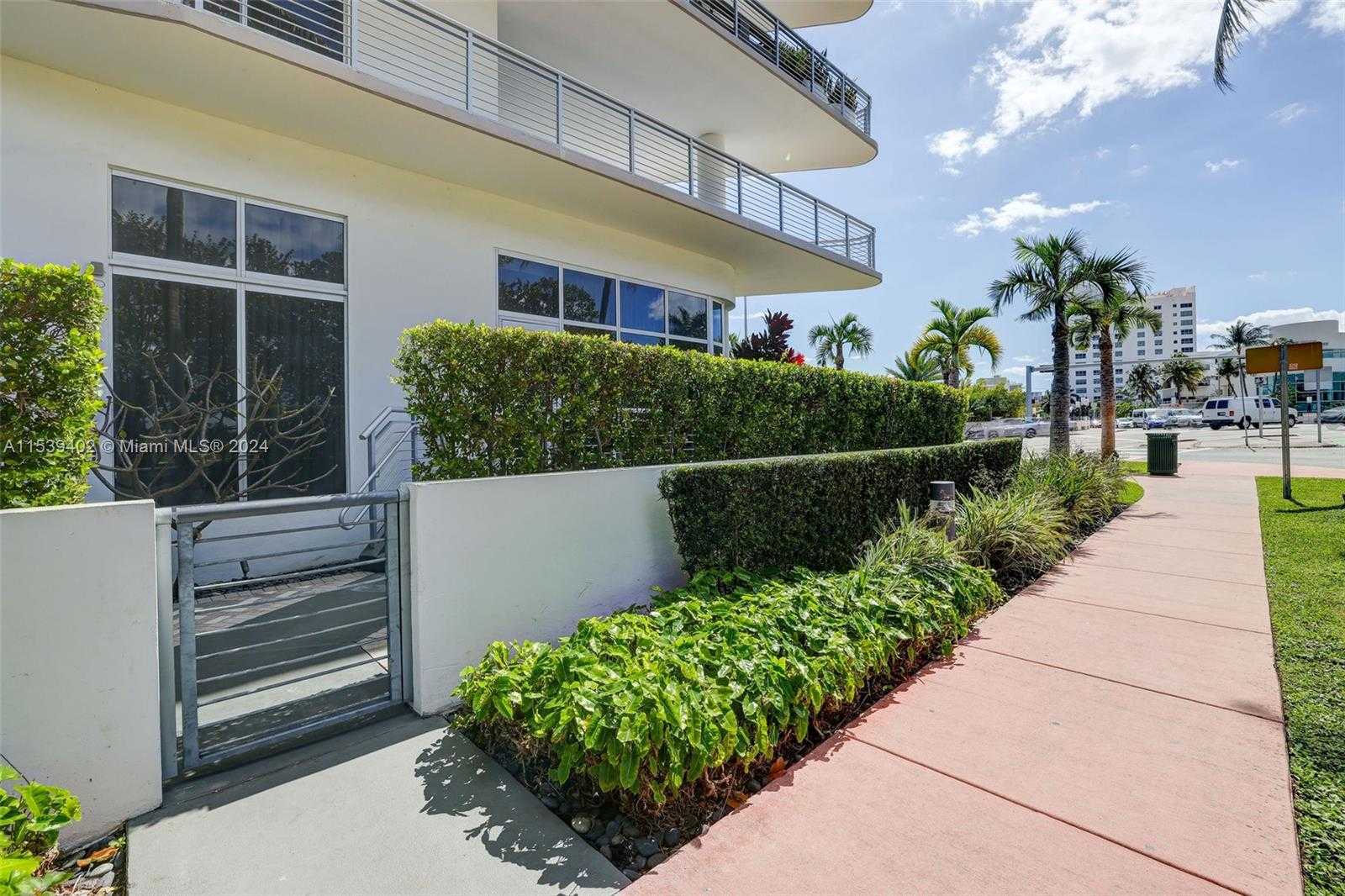 Small Image of 2001 MERIDIAN AVE #101, Miami Beach Number 41