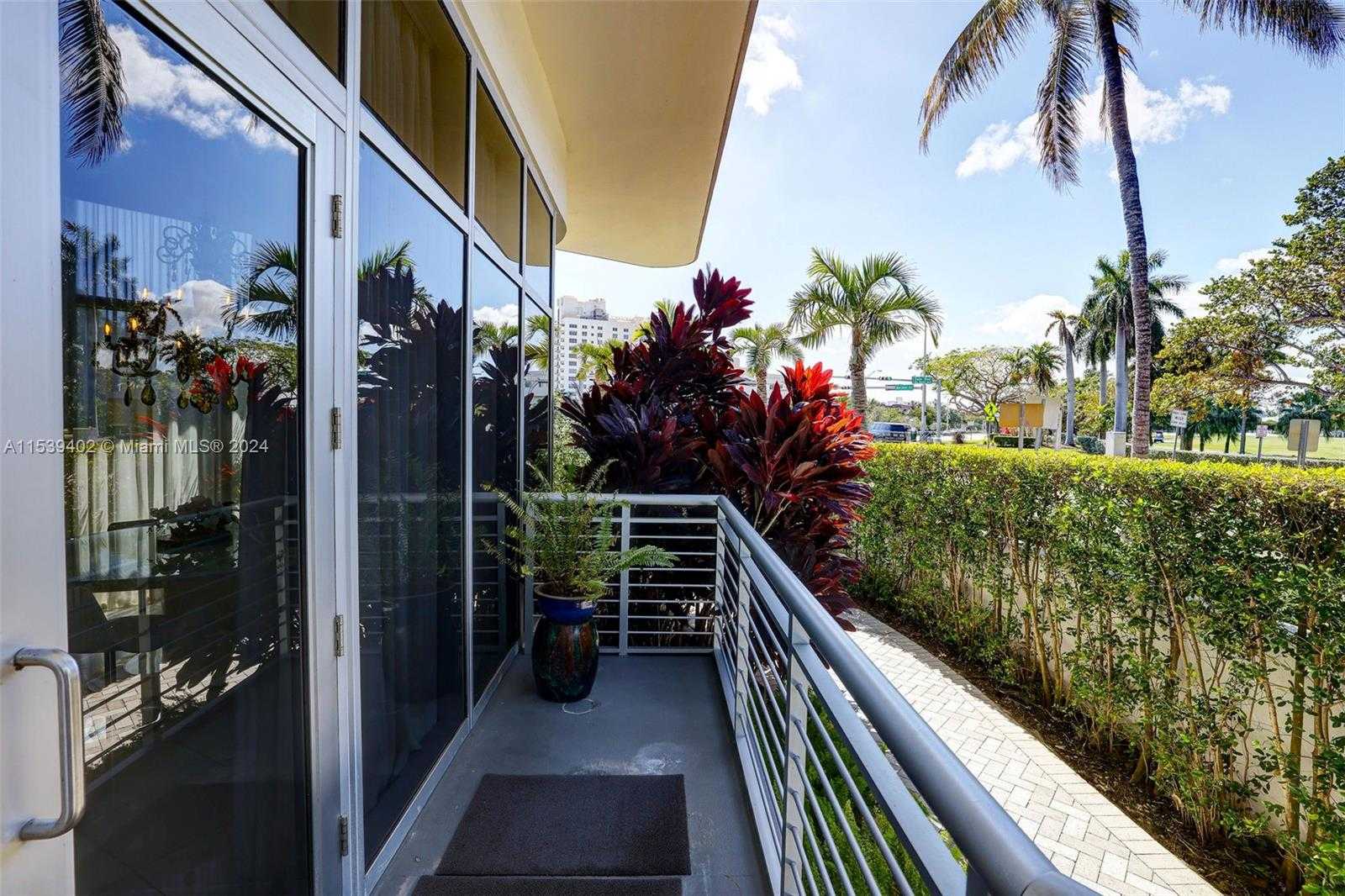 Small Image of 2001 MERIDIAN AVE #101, Miami Beach Number 42