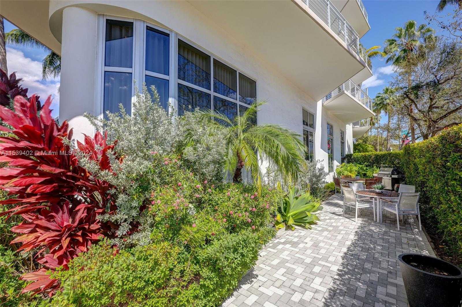 Small Image of 2001 MERIDIAN AVE #101, Miami Beach Number 44