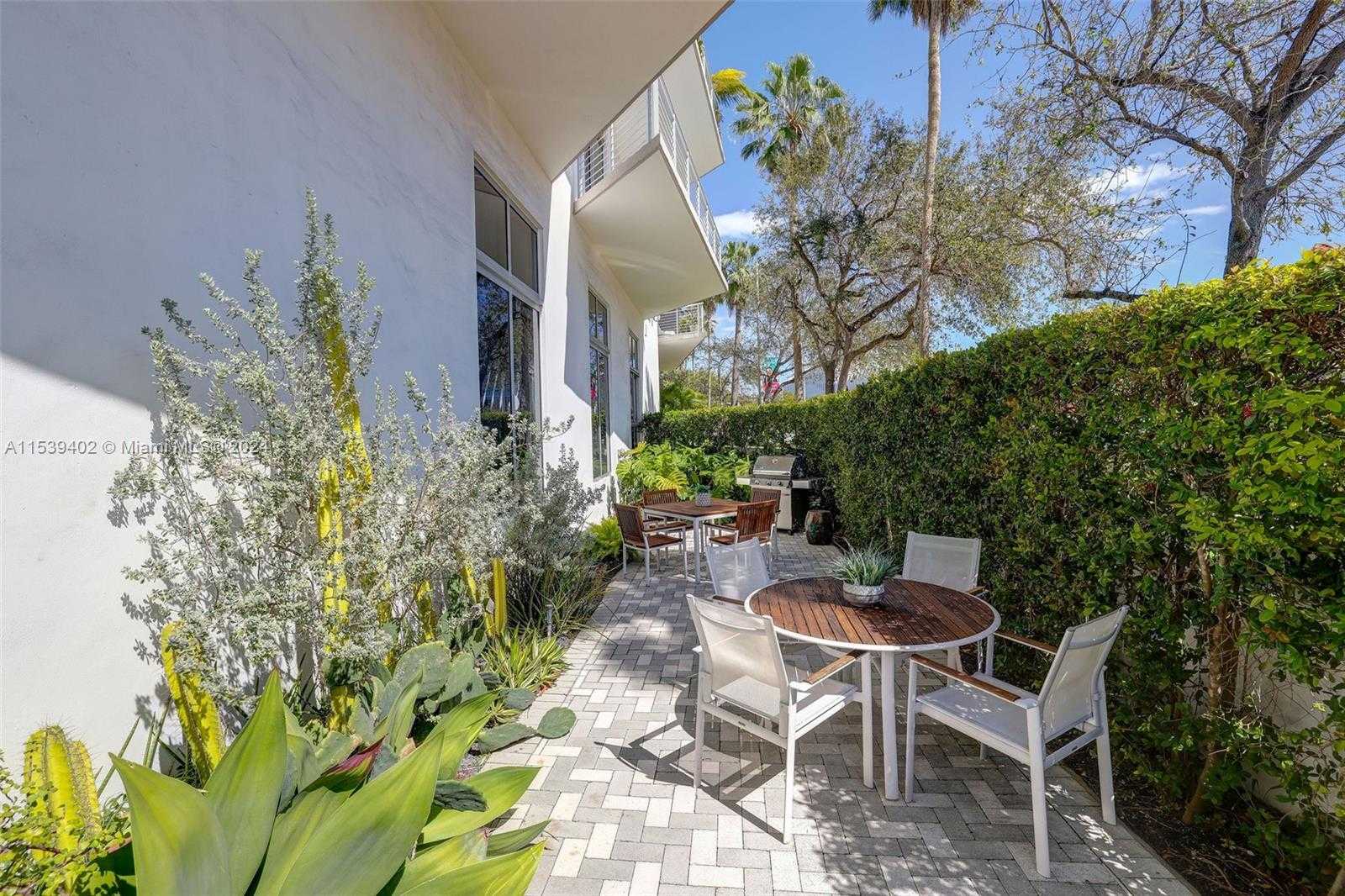 Small Image of 2001 MERIDIAN AVE #101, Miami Beach Number 46