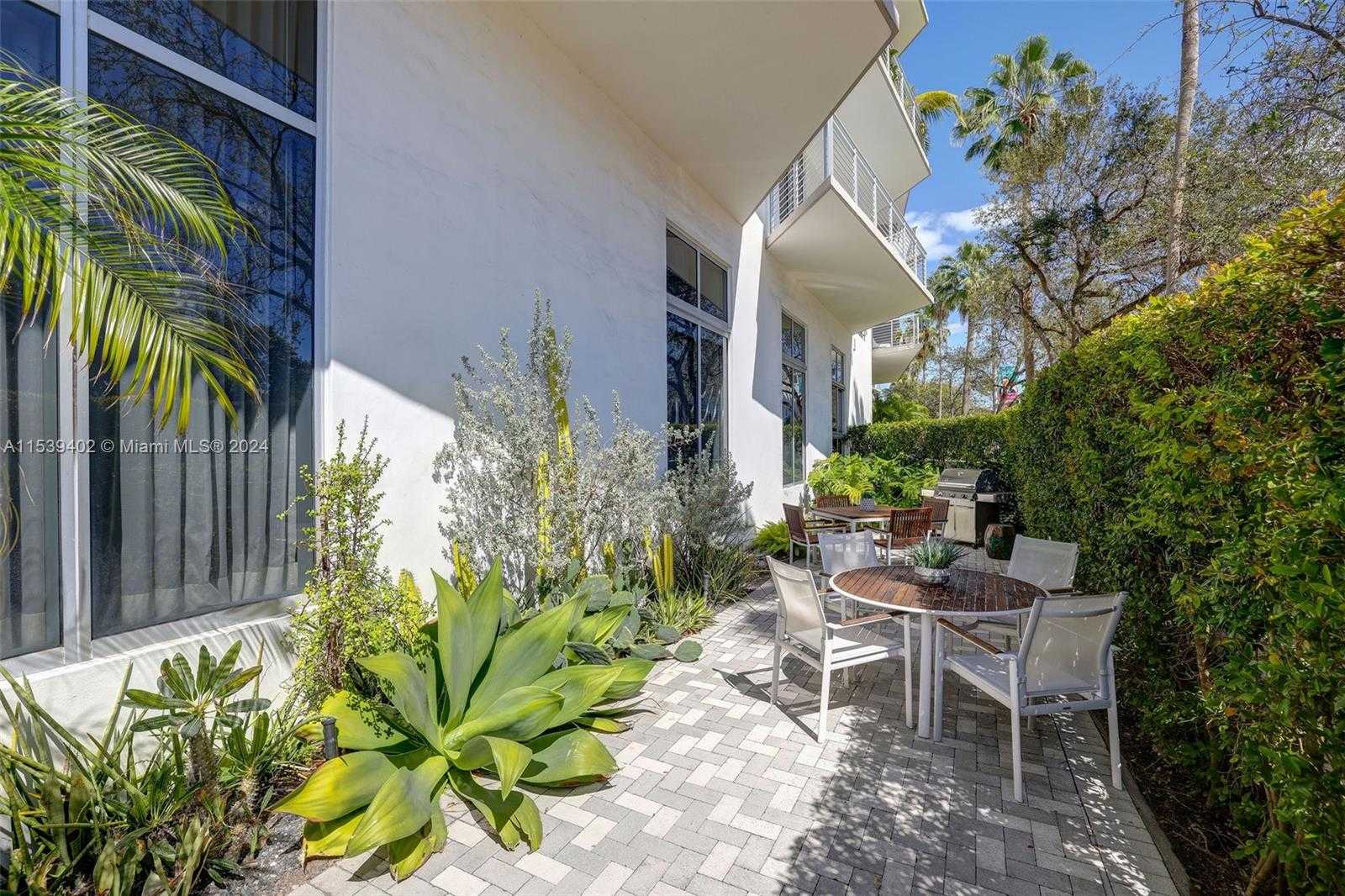 Small Image of 2001 MERIDIAN AVE #101, Miami Beach Number 47