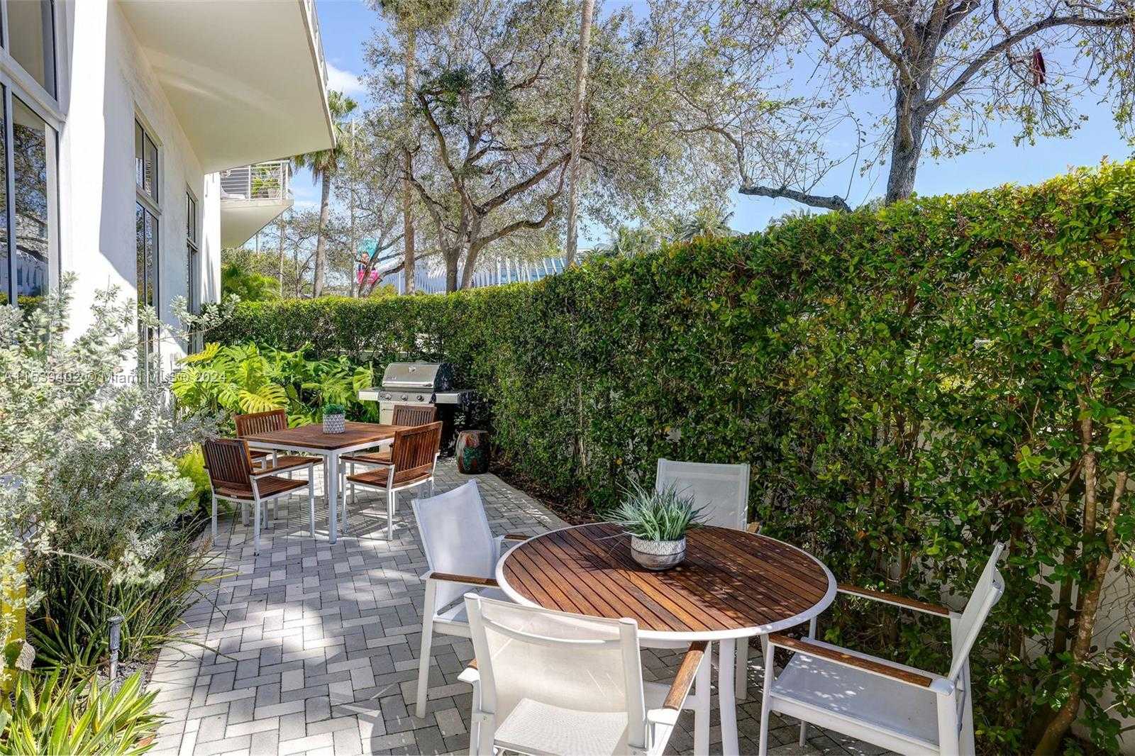 Small Image of 2001 MERIDIAN AVE #101, Miami Beach Number 51