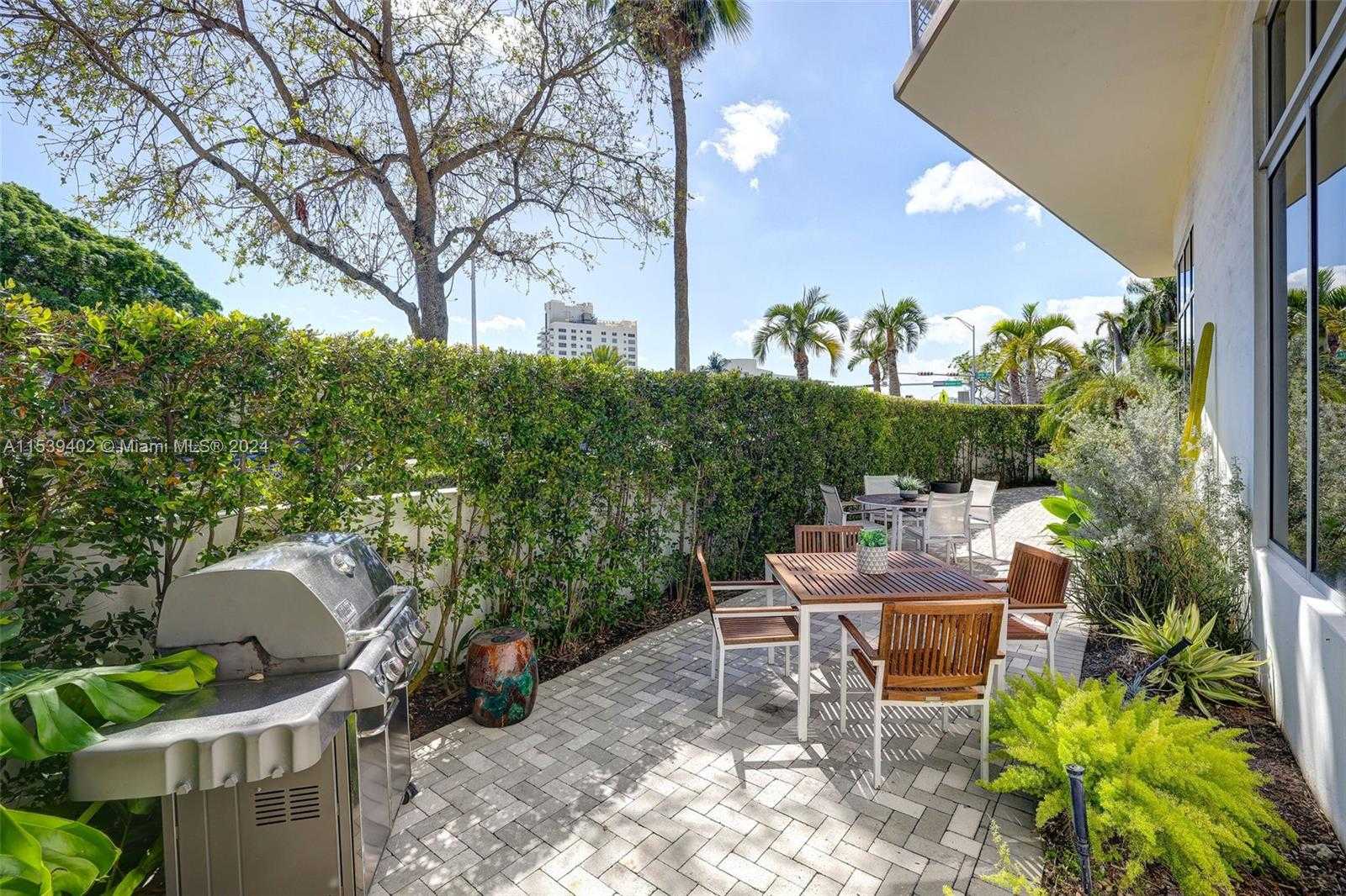 Small Image of 2001 MERIDIAN AVE #101, Miami Beach Number 52