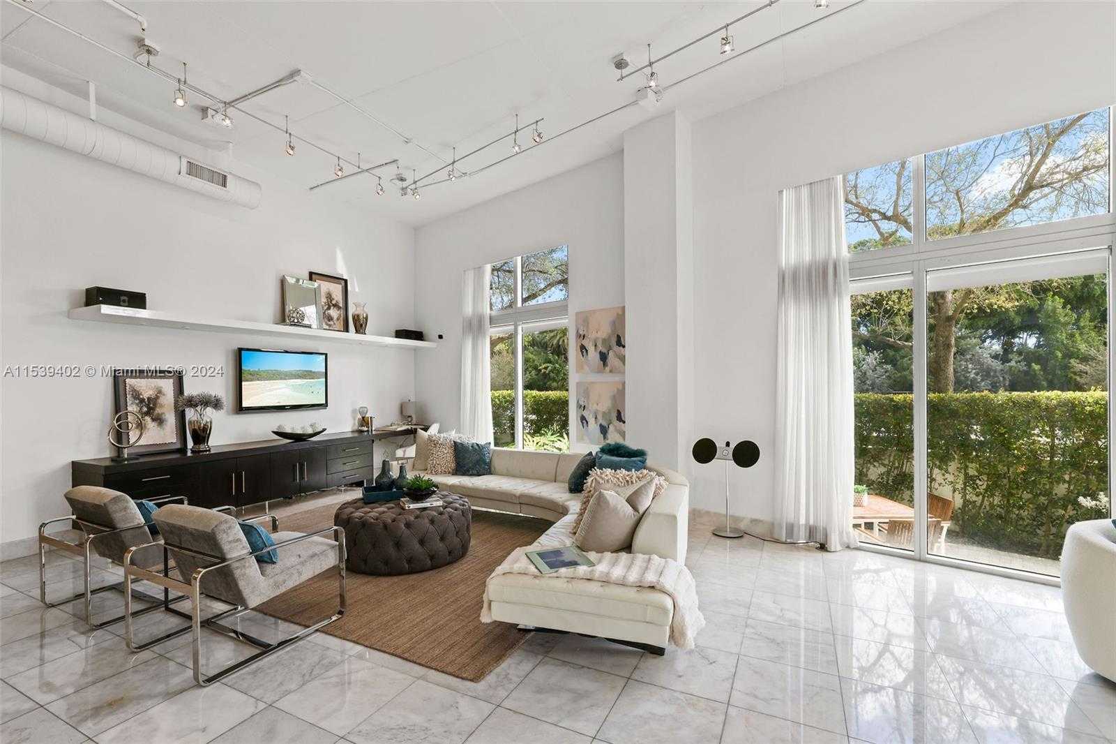 Small Image of 2001 MERIDIAN AVE #101, Miami Beach Number 8
