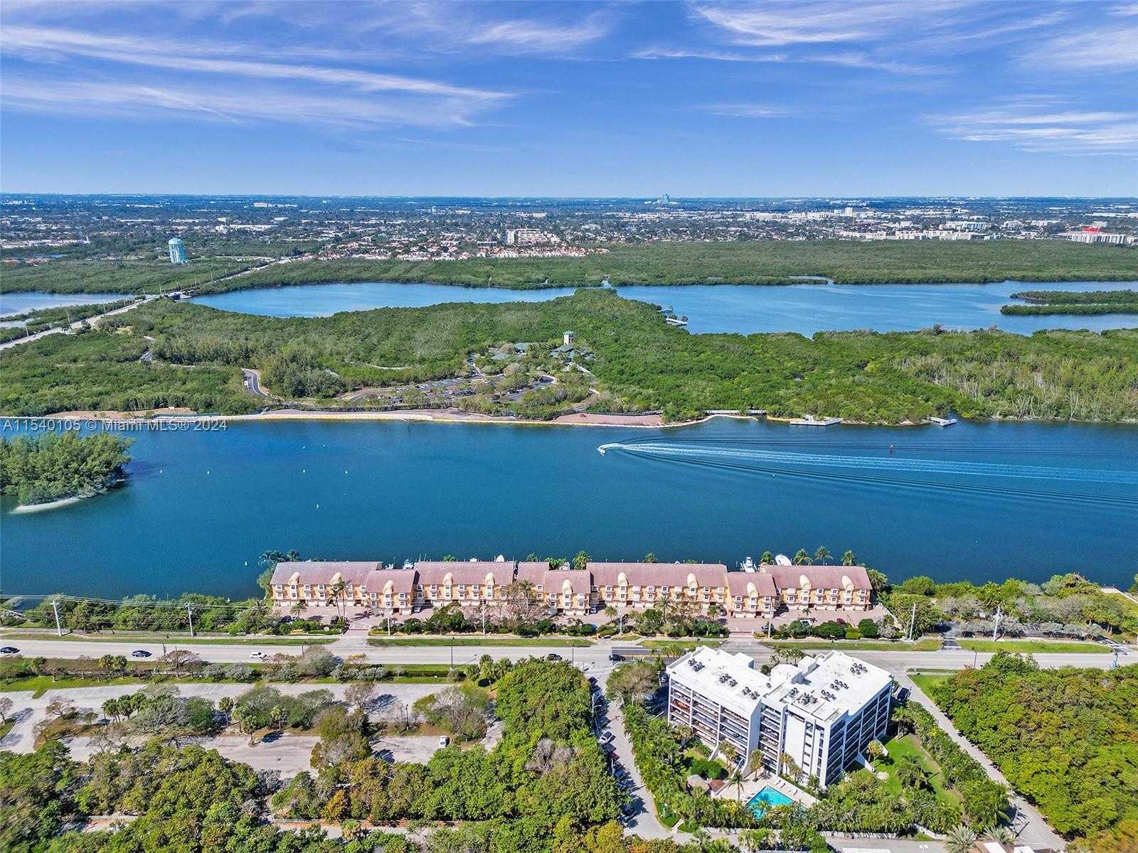 Small Image of 4212 NORTH OCEAN DR, Hollywood Number 14