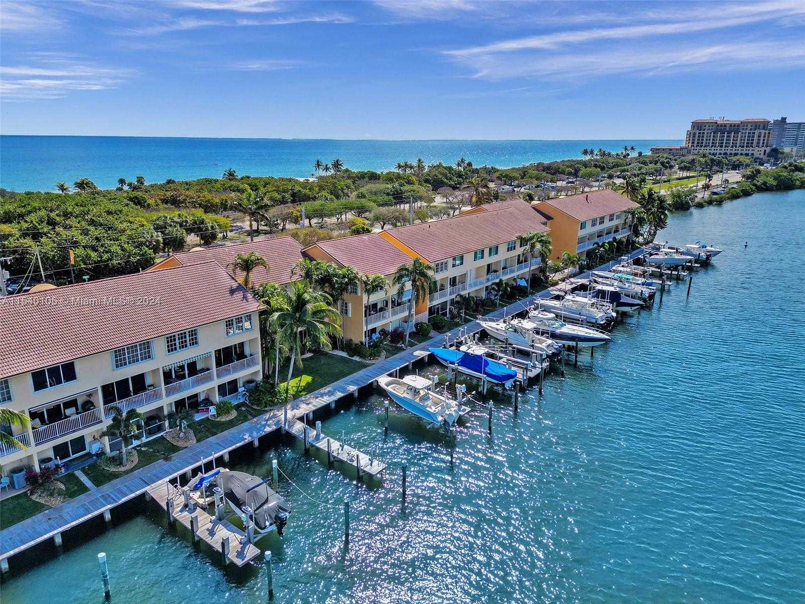 Small Image of 4212 NORTH OCEAN DR, Hollywood Number 22