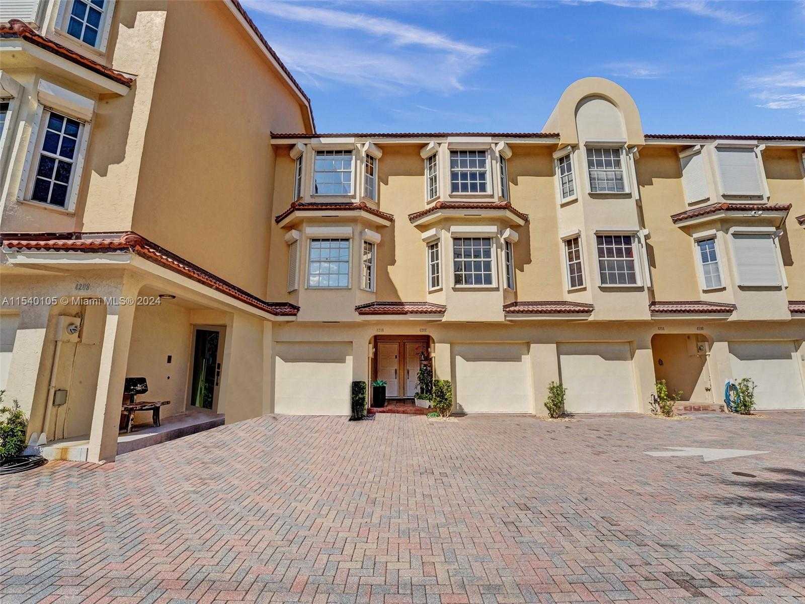 Small Image of 4212 NORTH OCEAN DR, Hollywood Number 23