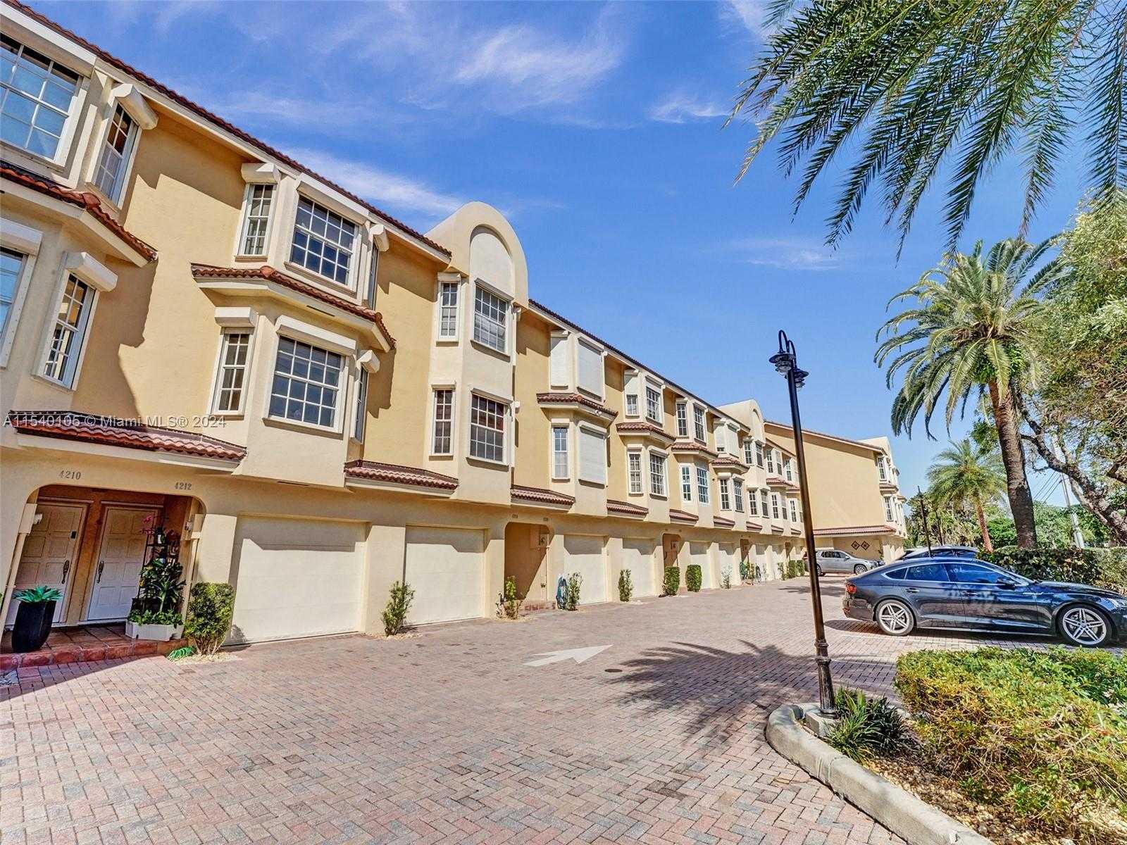 Small Image of 4212 NORTH OCEAN DR, Hollywood Number 24