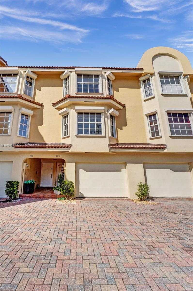 Small Image of 4212 NORTH OCEAN DR, Hollywood Number 26