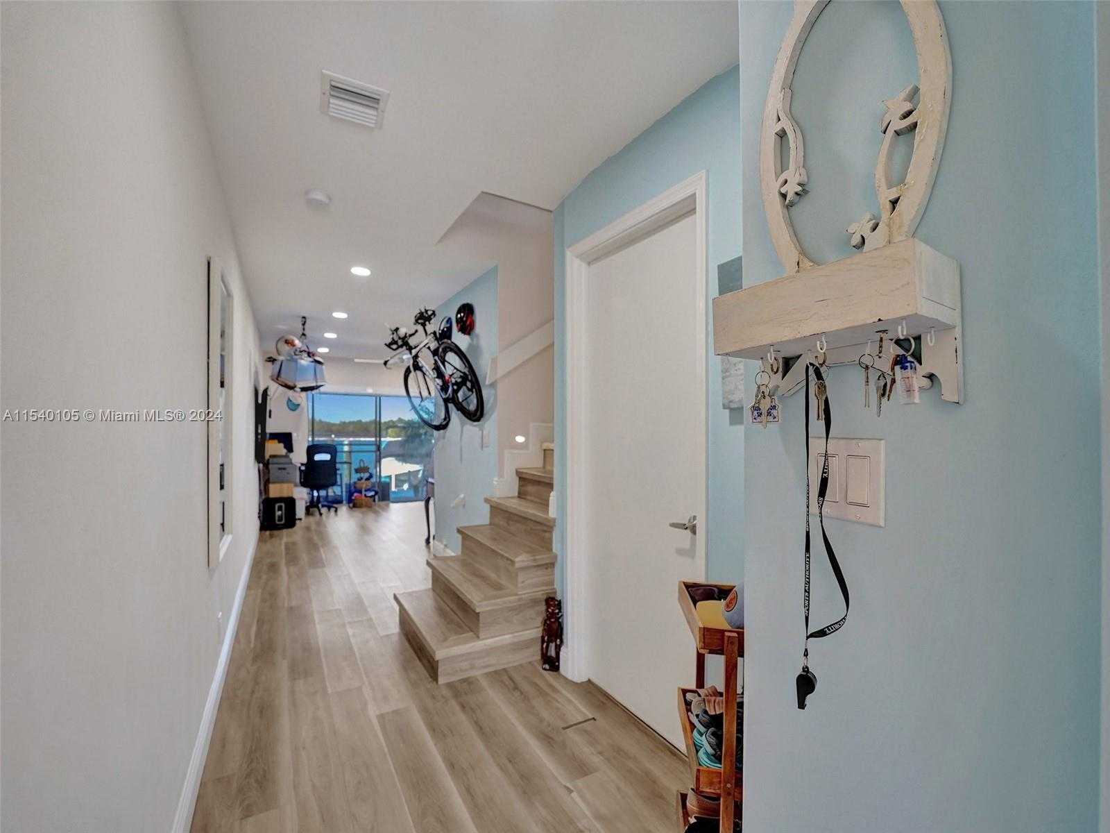 Small Image of 4212 NORTH OCEAN DR, Hollywood Number 30