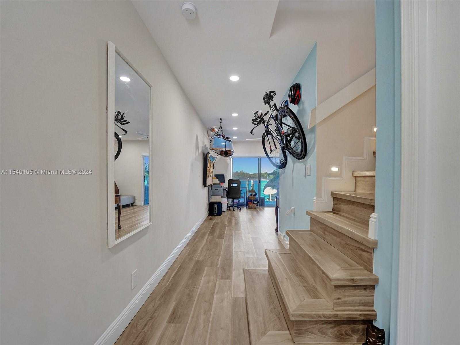 Small Image of 4212 NORTH OCEAN DR, Hollywood Number 31