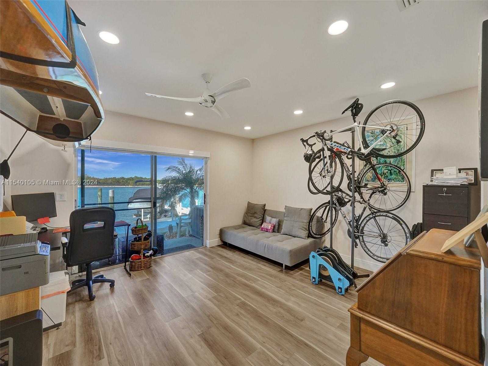 Small Image of 4212 NORTH OCEAN DR, Hollywood Number 34